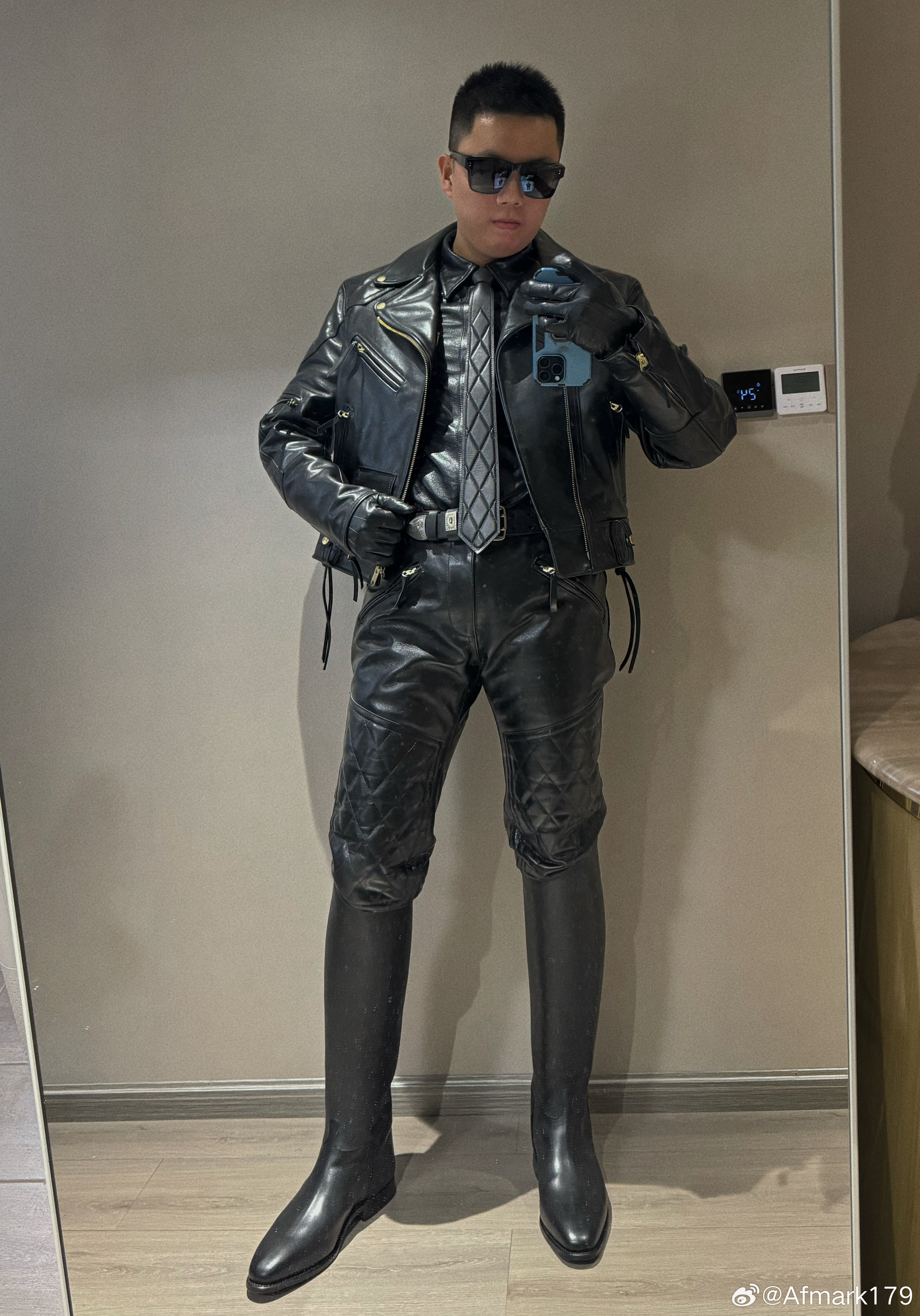 世界上没有一份工作不辛苦,也没有一处人事不复杂