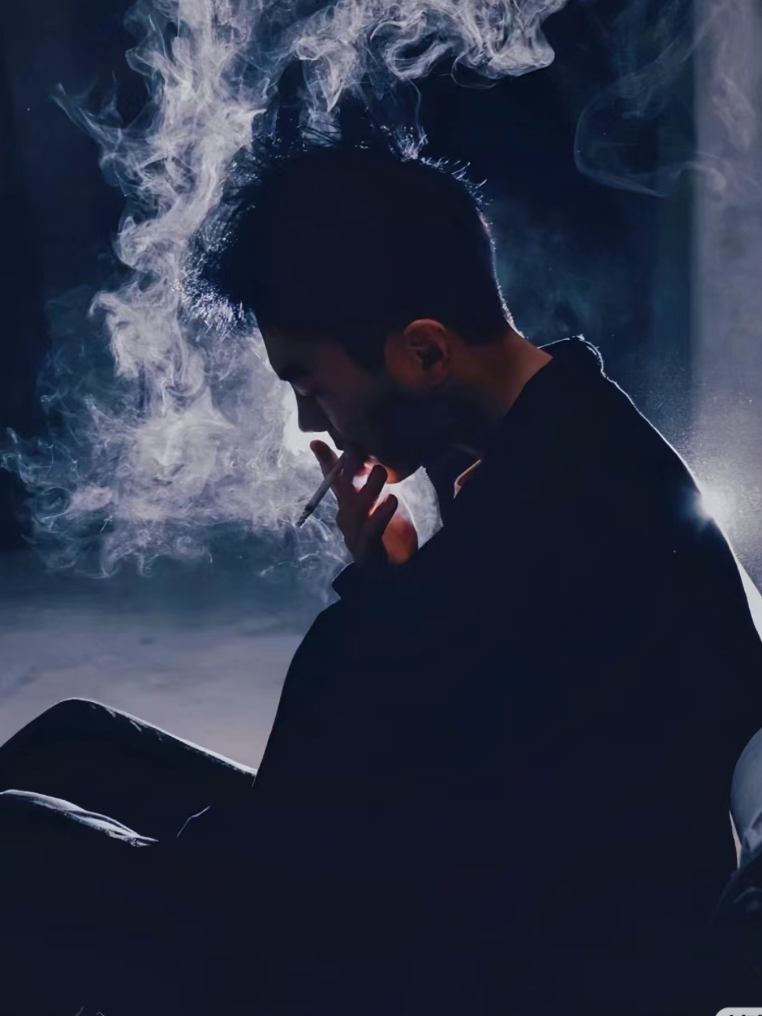 " 有一个男人真的爱上你,你就是全部. 他们心里,眼里都只有你的存在