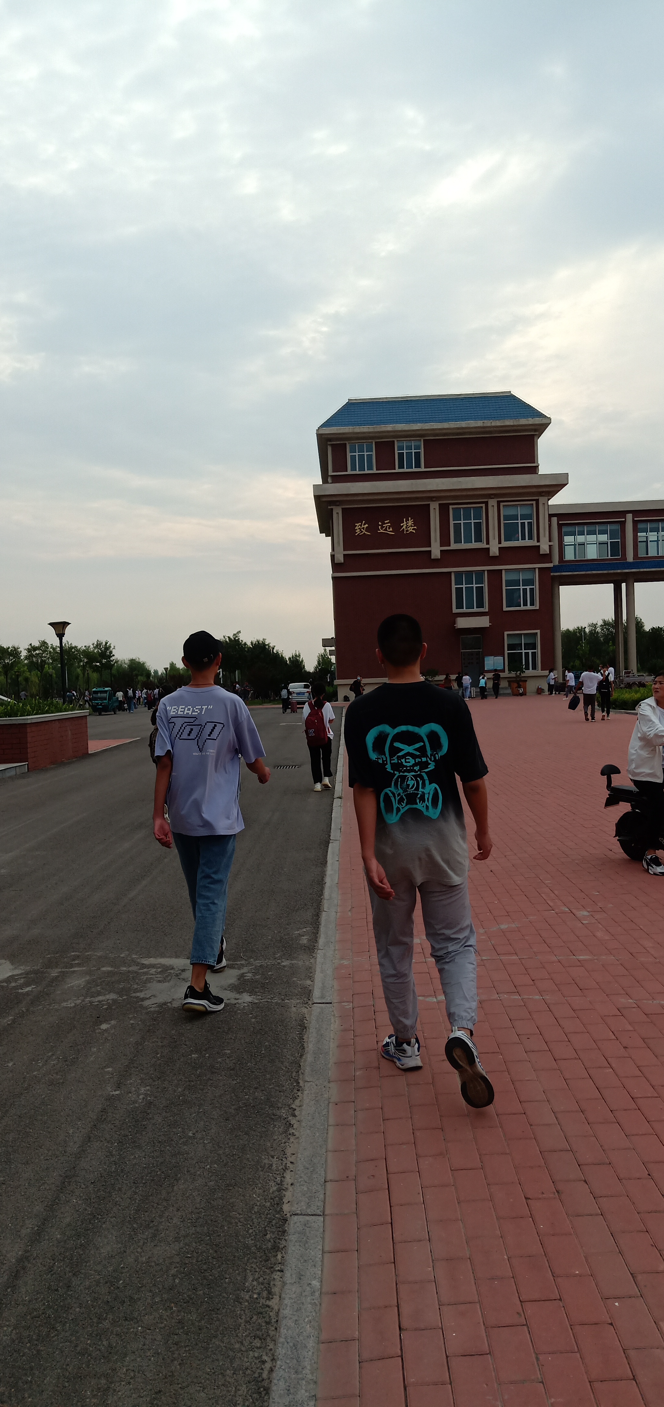 学问勤中得,萤窗万卷书