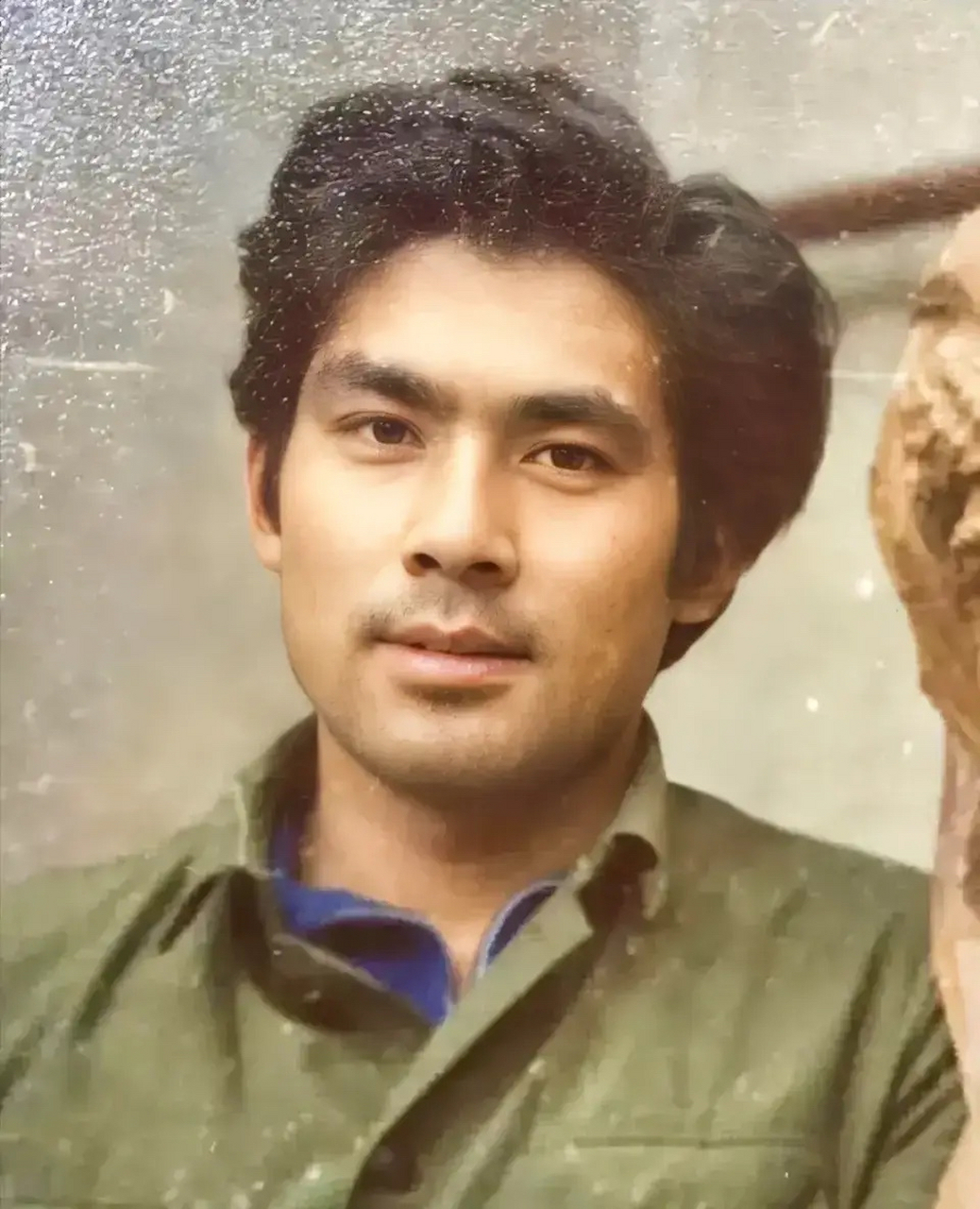 年轻的朱时茂浓眉大眼,一脸正气. 时年27岁,荷尔蒙爆棚