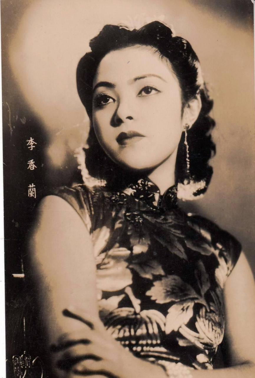 李香兰,三十年代风靡满洲的女明星,日本名字山口淑子,1945年被判处