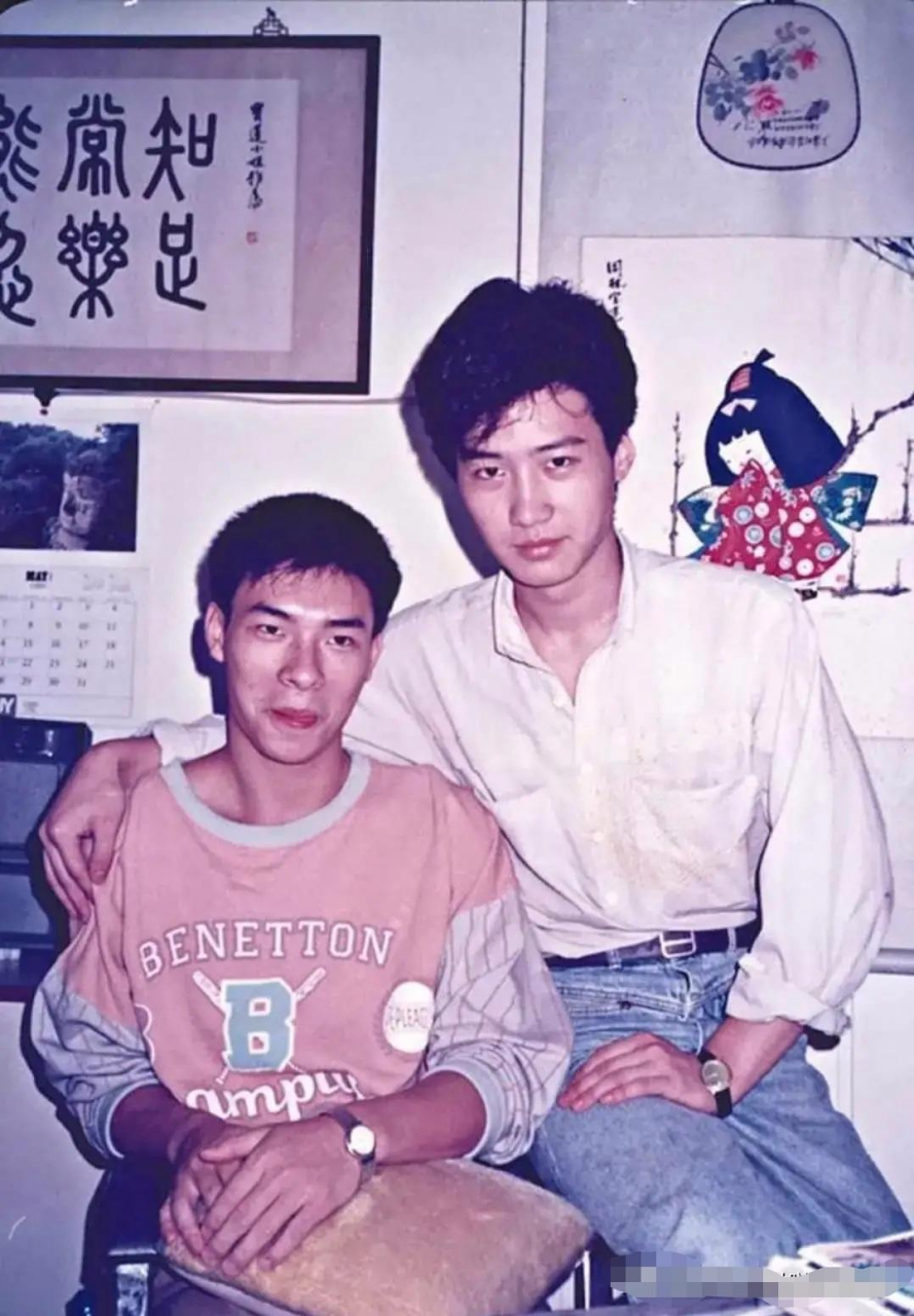 这是早期黎明与许志安的合影.