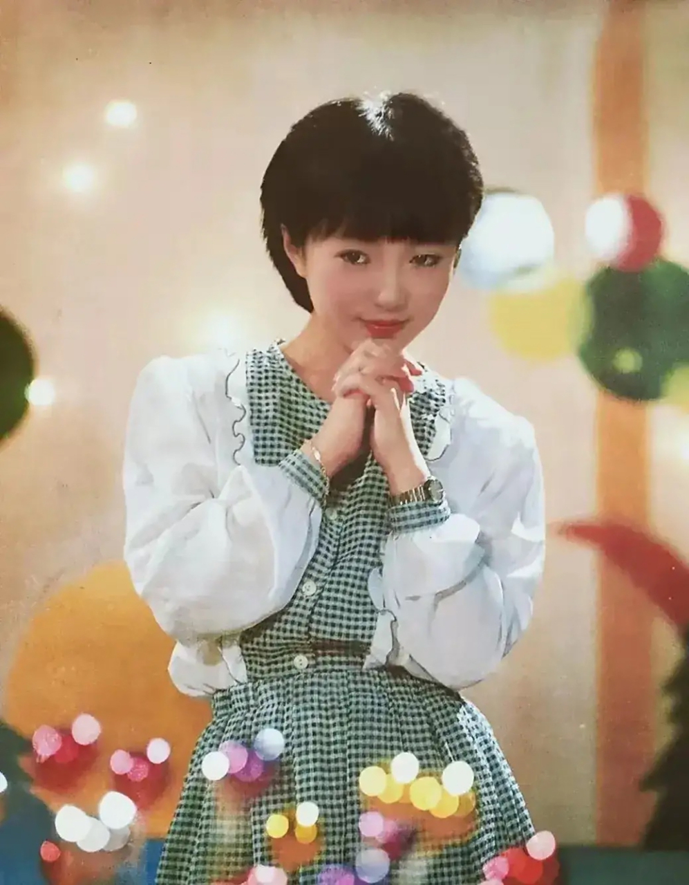 一首《小螺号》,一首《熊猫咪咪》,她是那个时代的小歌王.