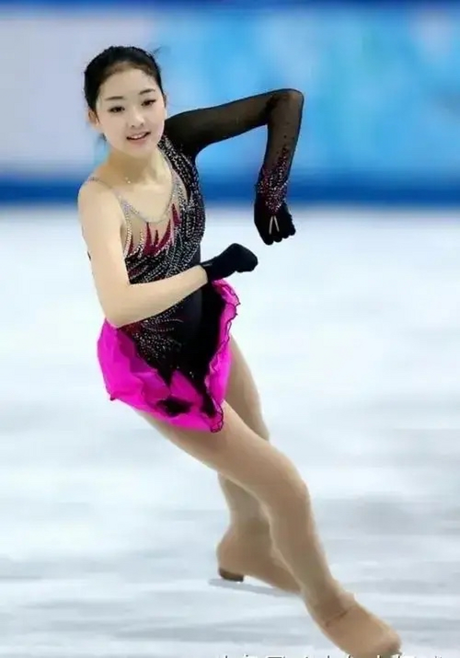 中国花滑运动员李子君清纯,美好. 看到她,想起韩国冰雪女王金妍儿.