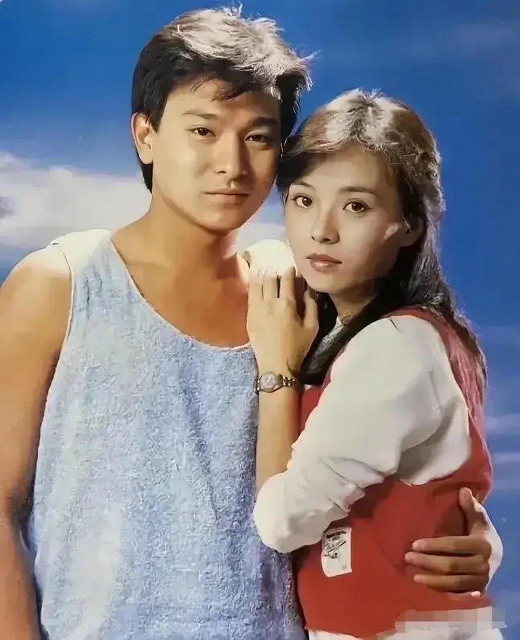 23岁的刘德华和25岁的朱海玲. 那时的刘天王有点青涩,但也是酷帅的.