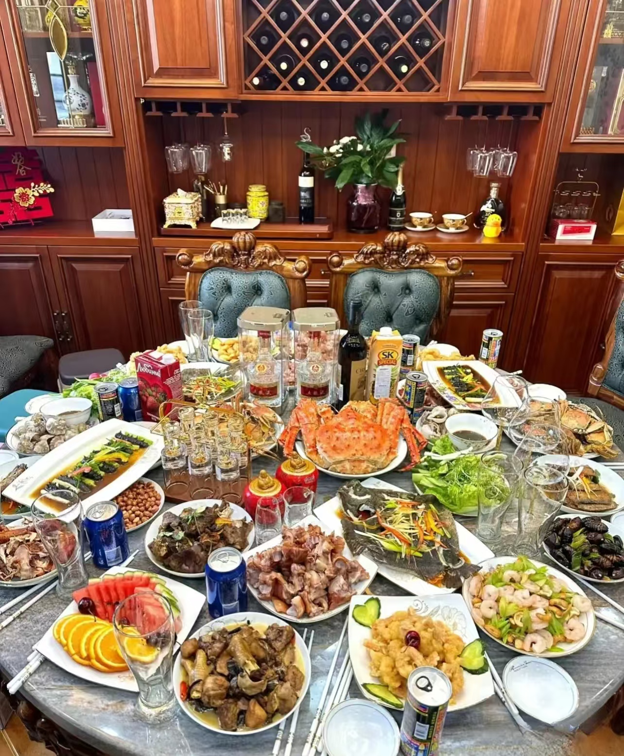 我们选了一家高档餐厅,环境很好,菜也上得快.