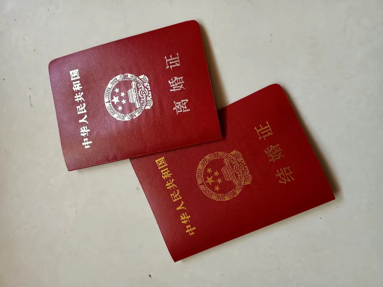 其实吧人生最难渡的劫就是离婚,这个过程撕心裂肺会