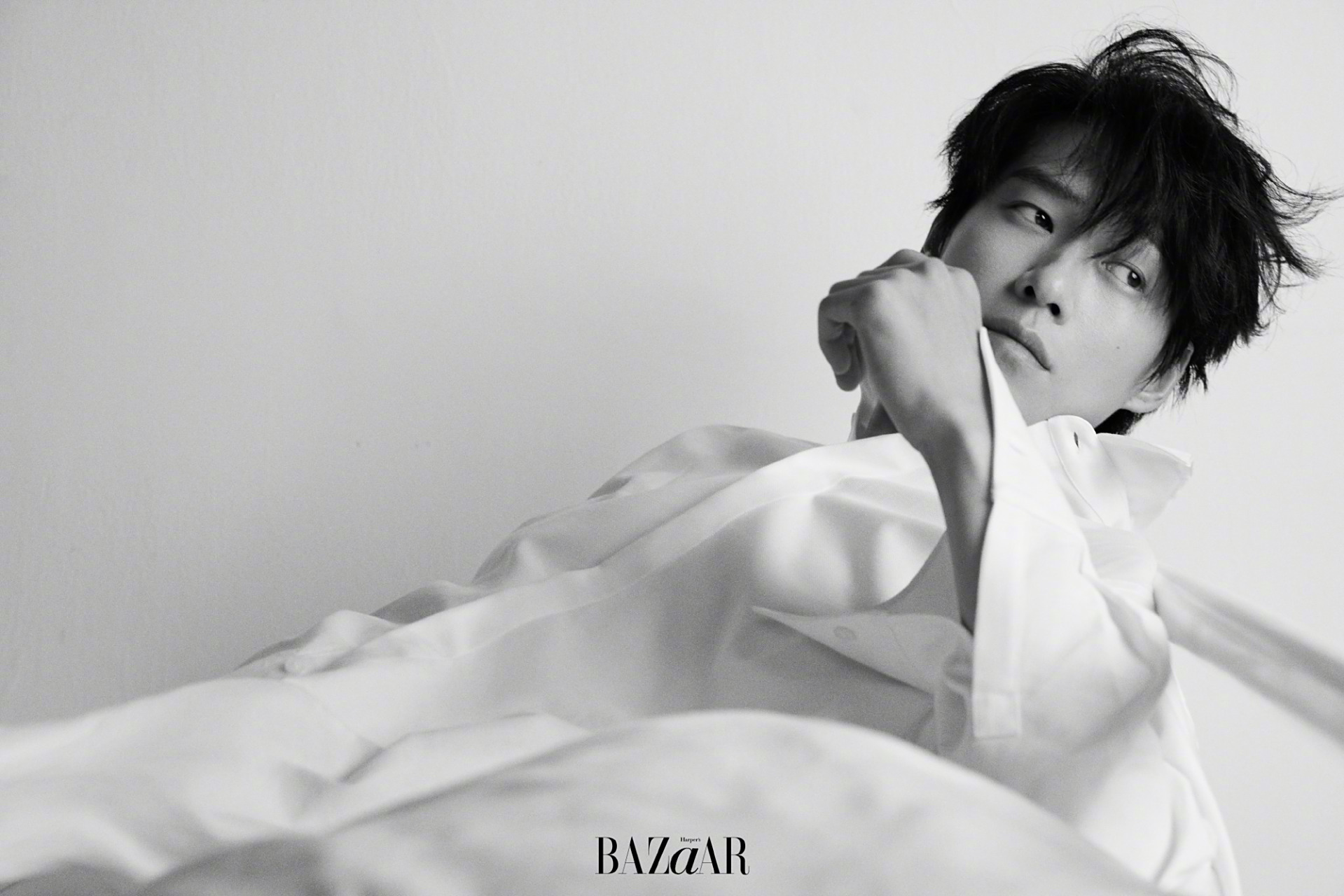 抢不到魏大勋四万被秒空的杂志,就只能看看图片一饱眼福了!