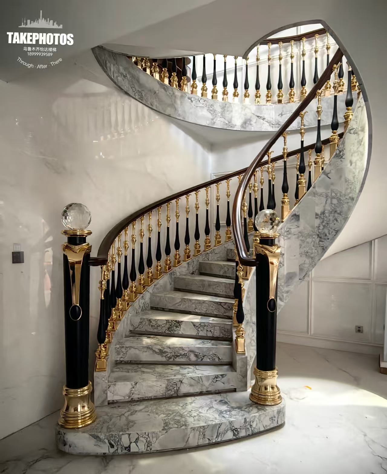 弧形楼梯,以其优雅别致的设计与柔美的曲线形态,频繁现身于住宅,商业