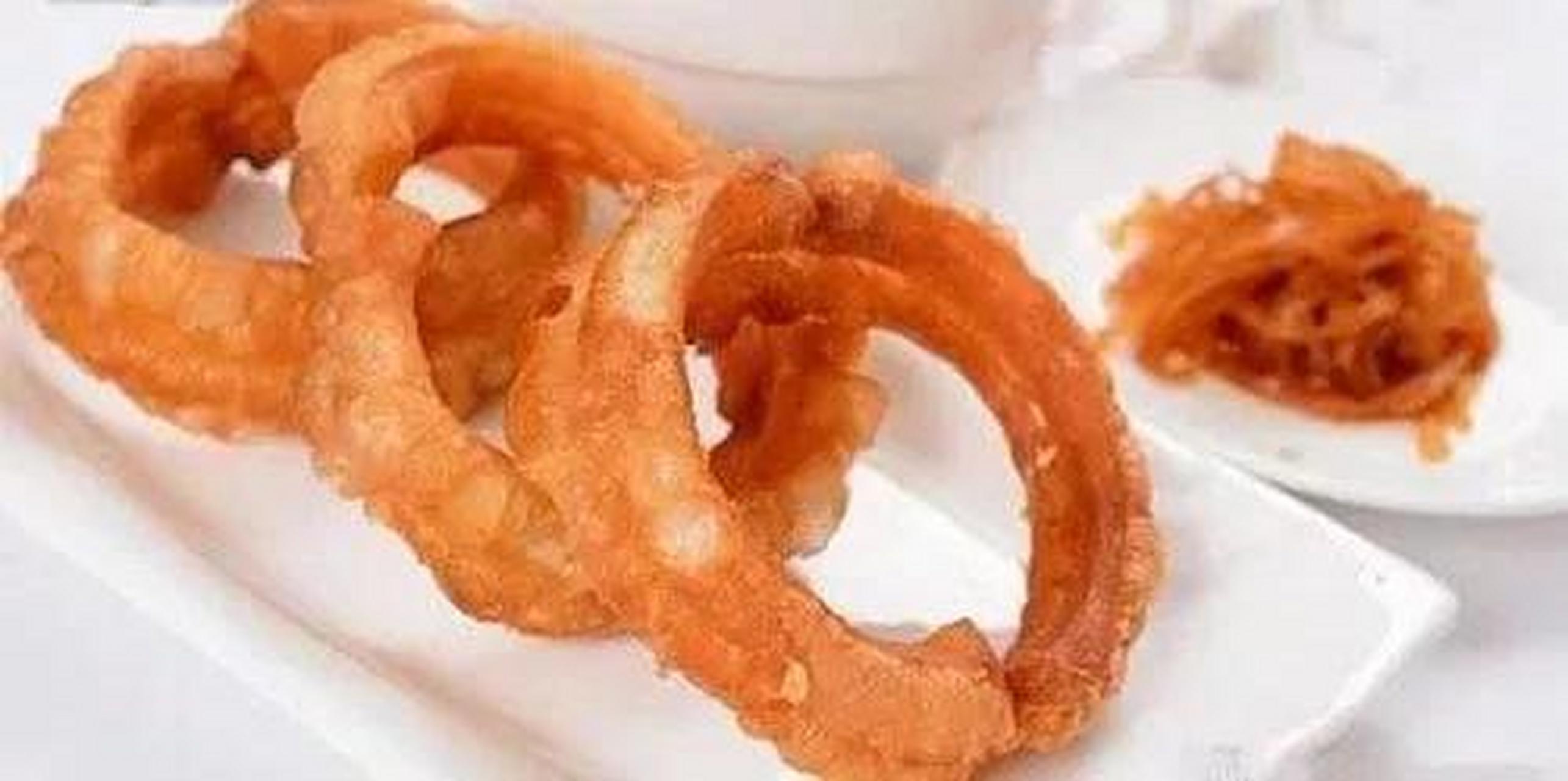 遇见美好# #遇见好滋味# 焦圈深受北京男女老少的喜爱,一般喝豆汁吃