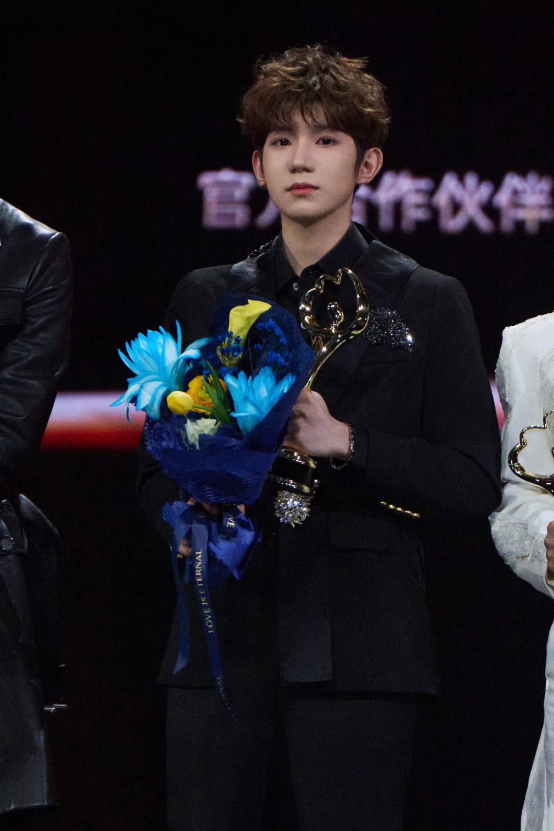 娱乐八卦杨幂王源的简单介绍 娱乐八卦杨幂王源的简单

先容
（杨幂 王源） 娱乐八卦