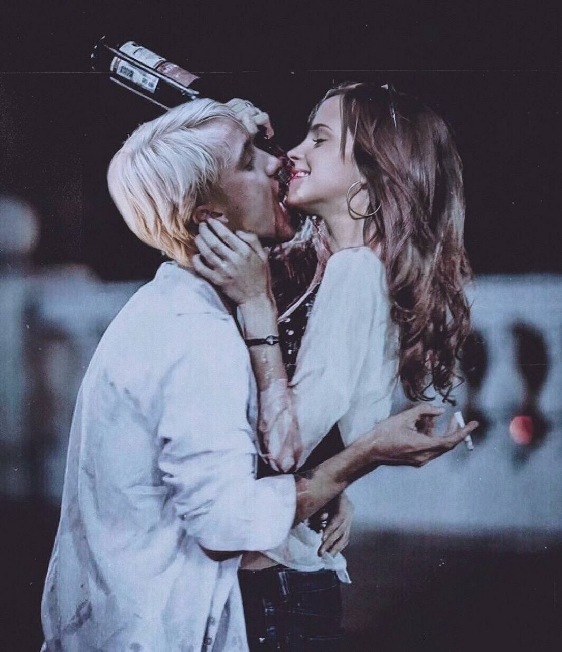 是汤艾还是德赫,你们看好 这张红酒图,是p的,p的,我不管你们磕谁cp,但