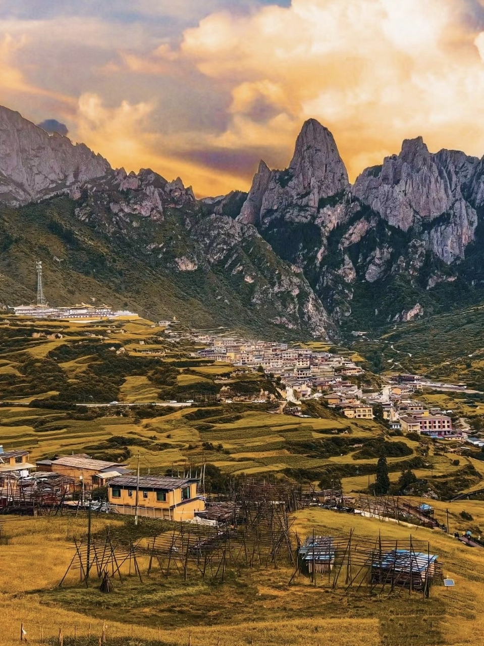 扎尕那:探寻最佳旅游时光  73在甘肃省甘南藏族自治州迭部县的西北