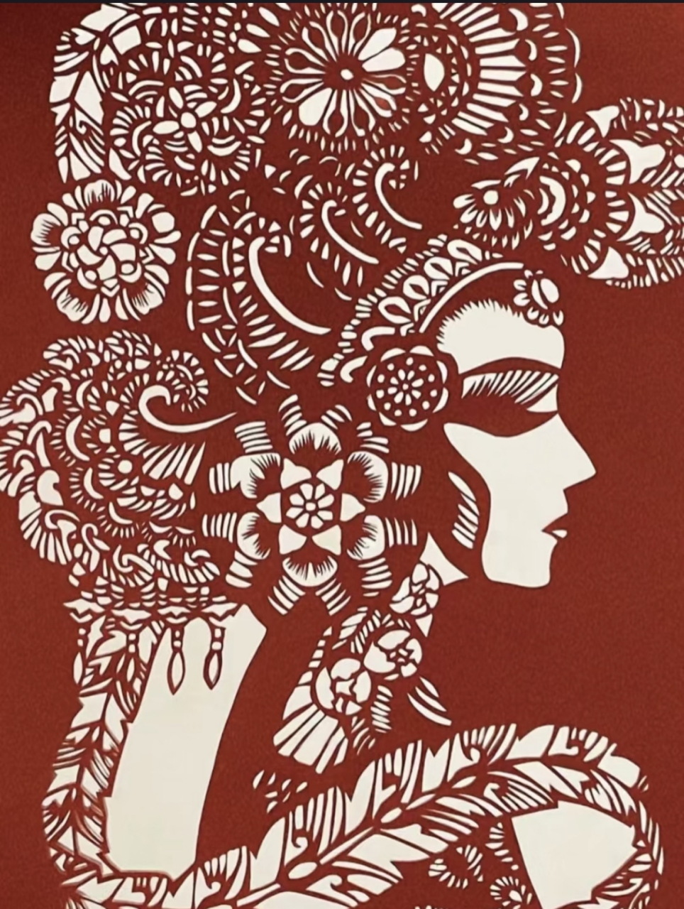 剪纸艺术#   剪纸是中国汉族最古老的民间艺术之一,距今 已经有三千