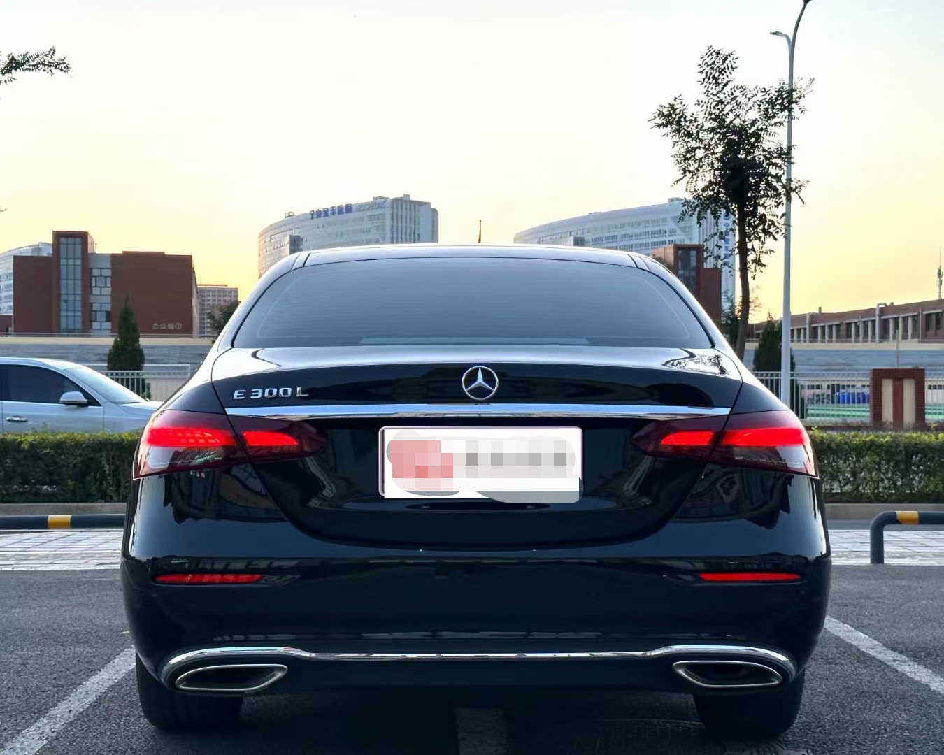 21年21款奔驰e300立61豪标69华高配,2.