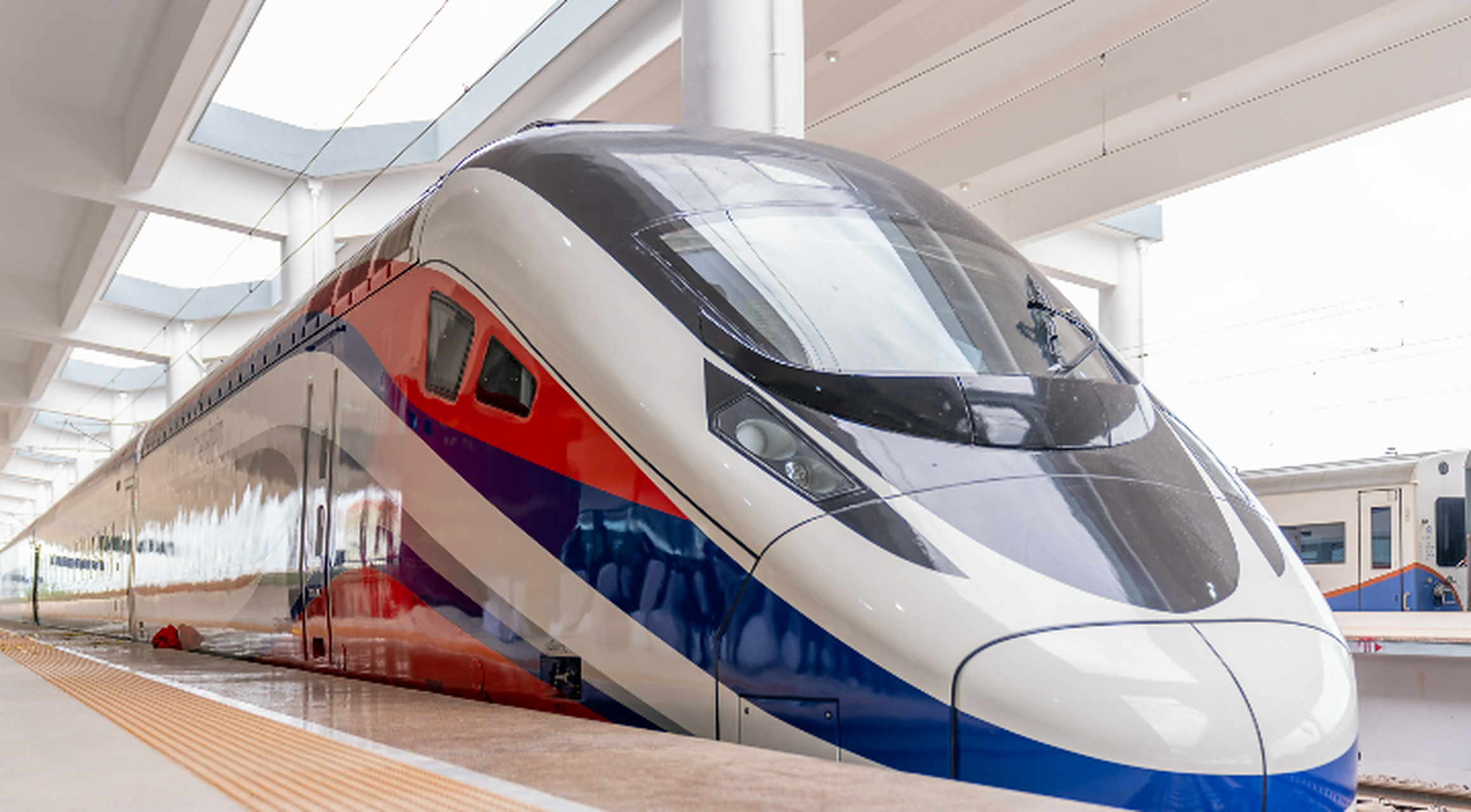 初见"澜沧号"lcr200j型动力集中动车组!