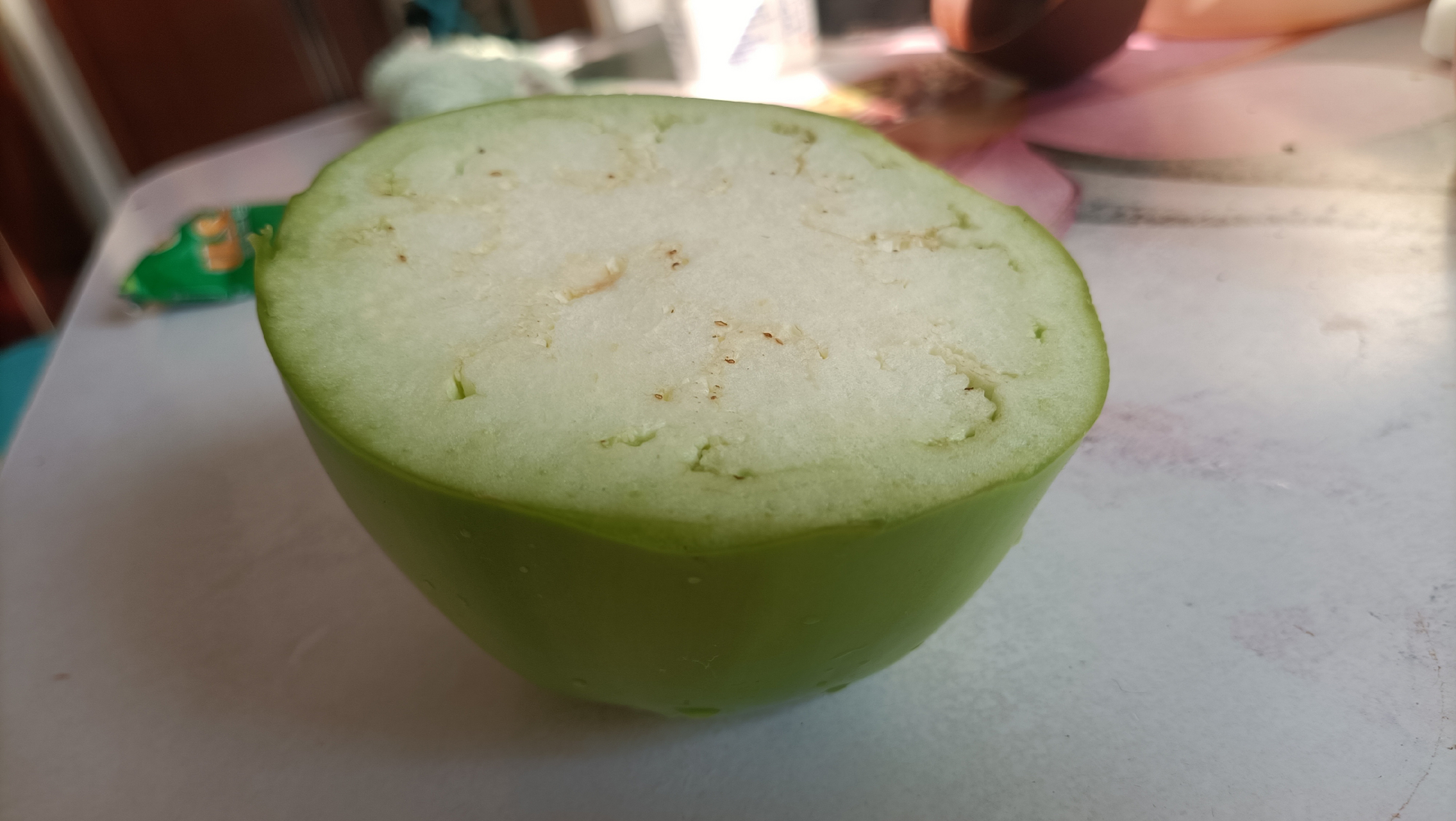 看看切开24小时以后的茄子什么样了  转基因食物已经无处不在了吗?