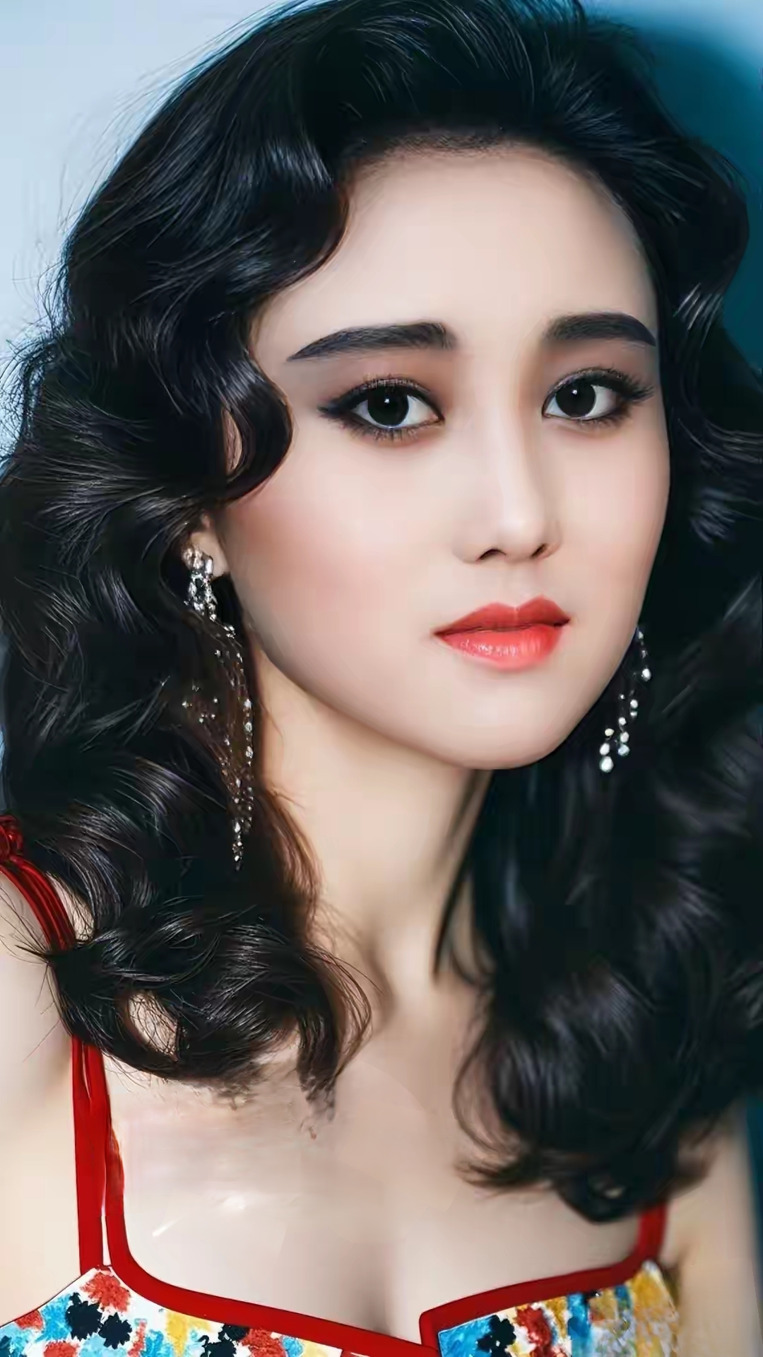 —利智:一代人心中的明艳美人 利智的美自带明艳张扬,眉眼