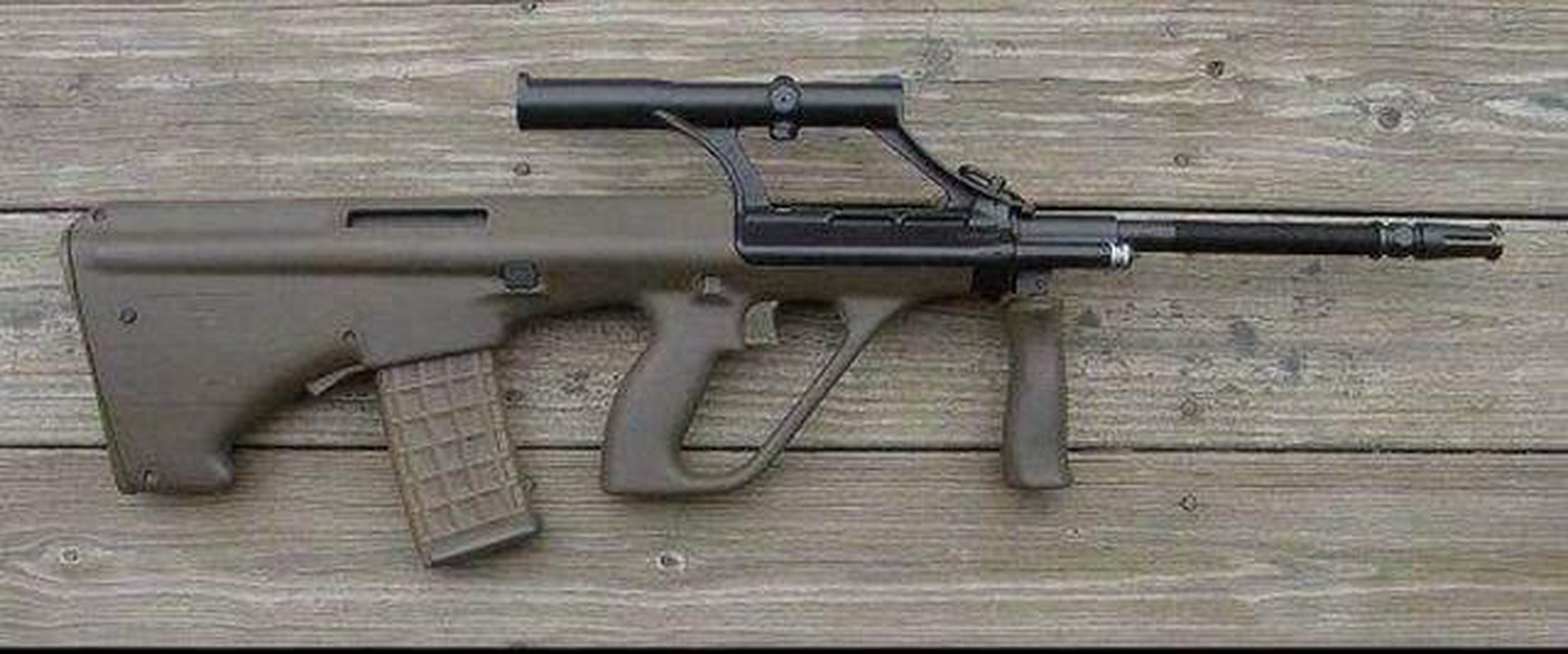 吃鸡# 每日科普—aug 斯太尔aug(德语armee universal gewehr的缩写