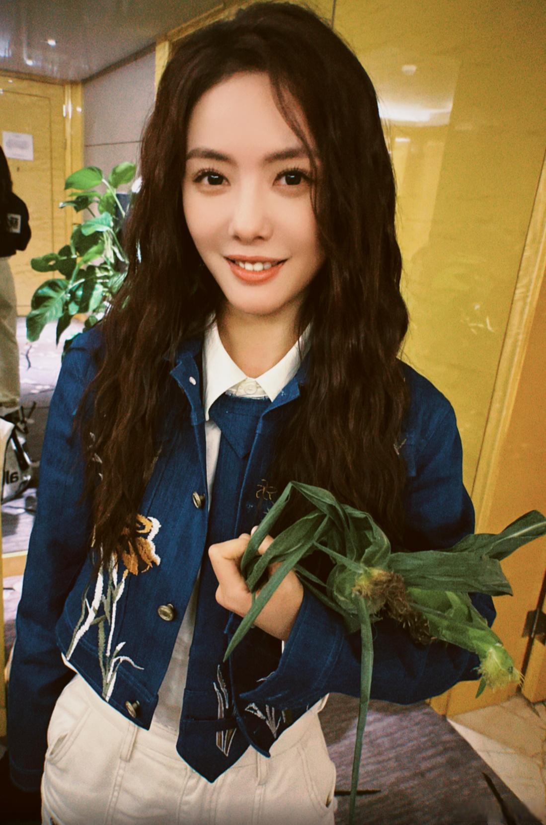 演员     蔡文静