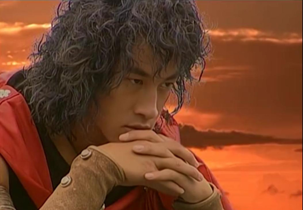 步惊云,这个人如果不是男主的话,其实蛮讨厌的,一天到晚不乐,好像这个