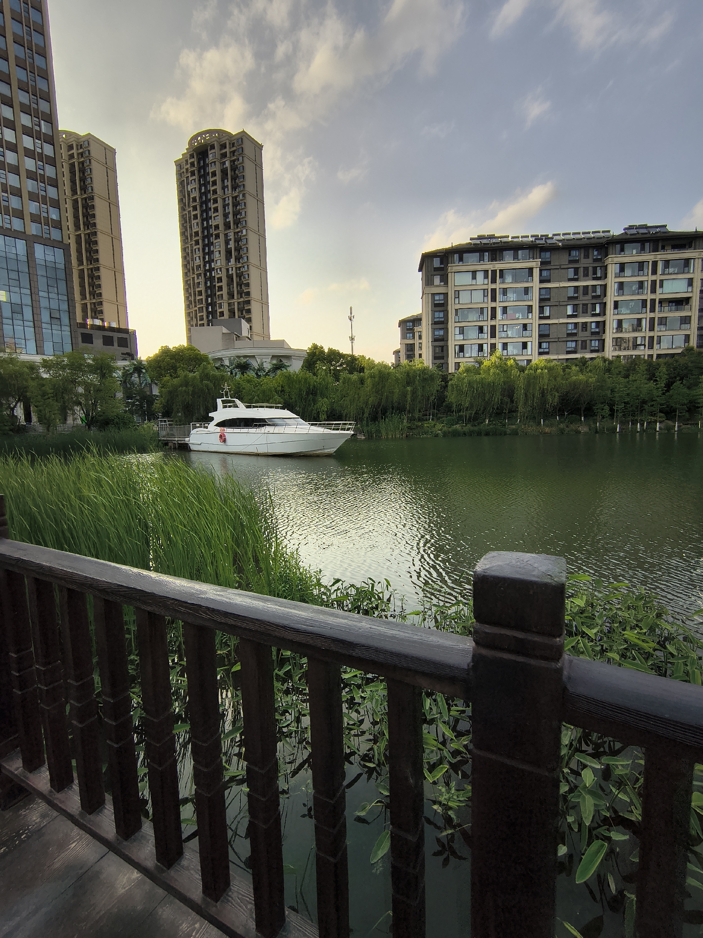 一件事会在坚持里不断生根发芽,一份工作会在认真勤恳下取得实质性的