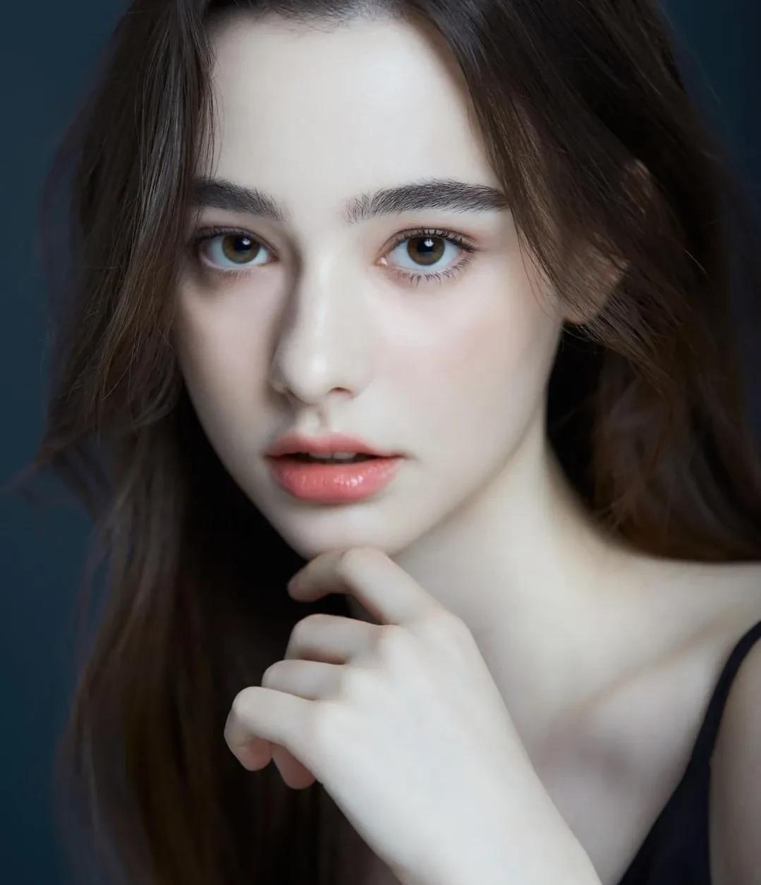 达莎·塔兰(dasha taran)高清图片美美哒 #我们都爱聊八卦[小组]