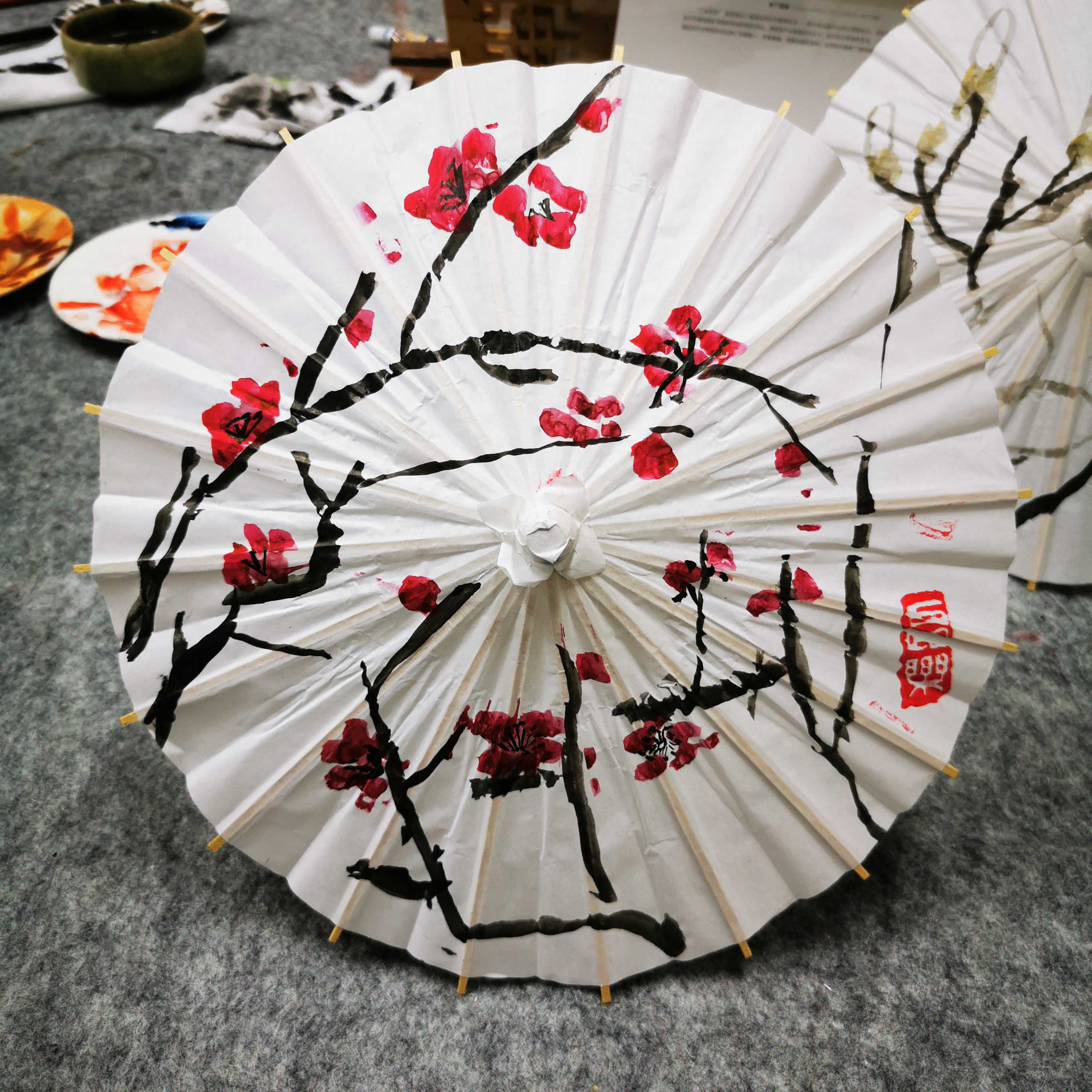 同学们的油纸伞作品[锦鲤附体]