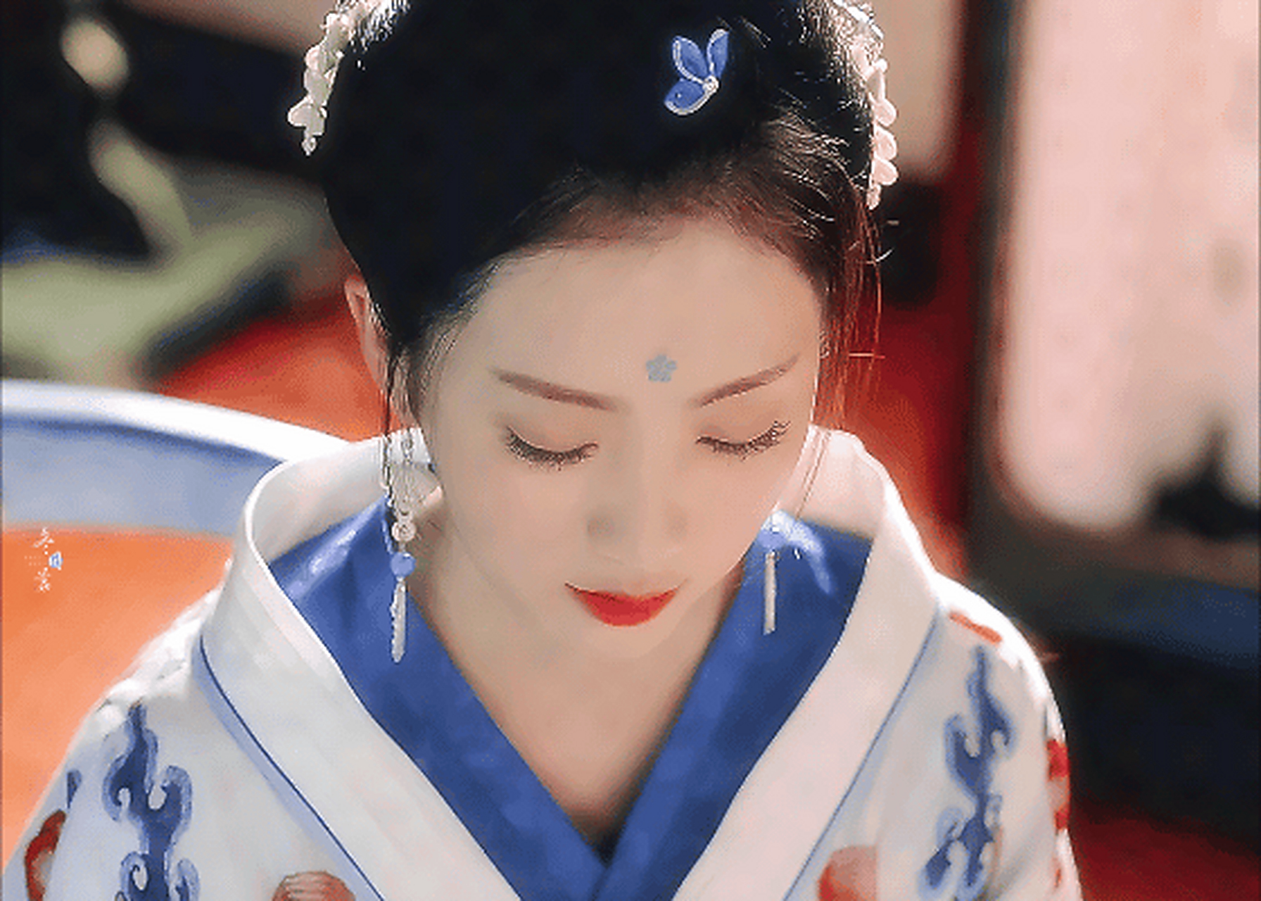 其实看东宫我最心疼的是赵瑟瑟,明明同是戏内被灭族的,只有她戏外还要