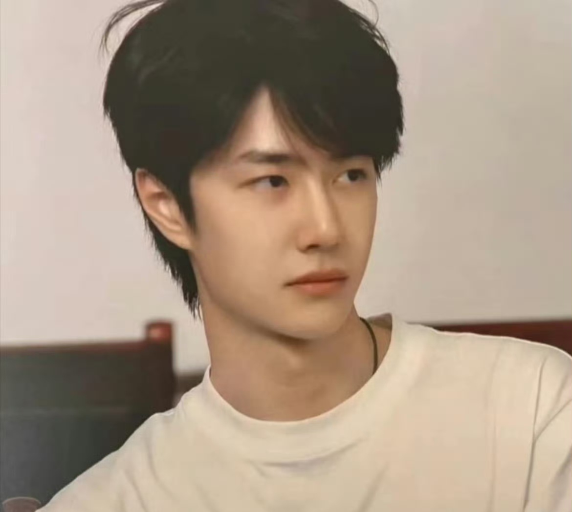 王一博和黎明气质确实蛮像的  清冷又俊逸  文艺有少年感  #娱乐最