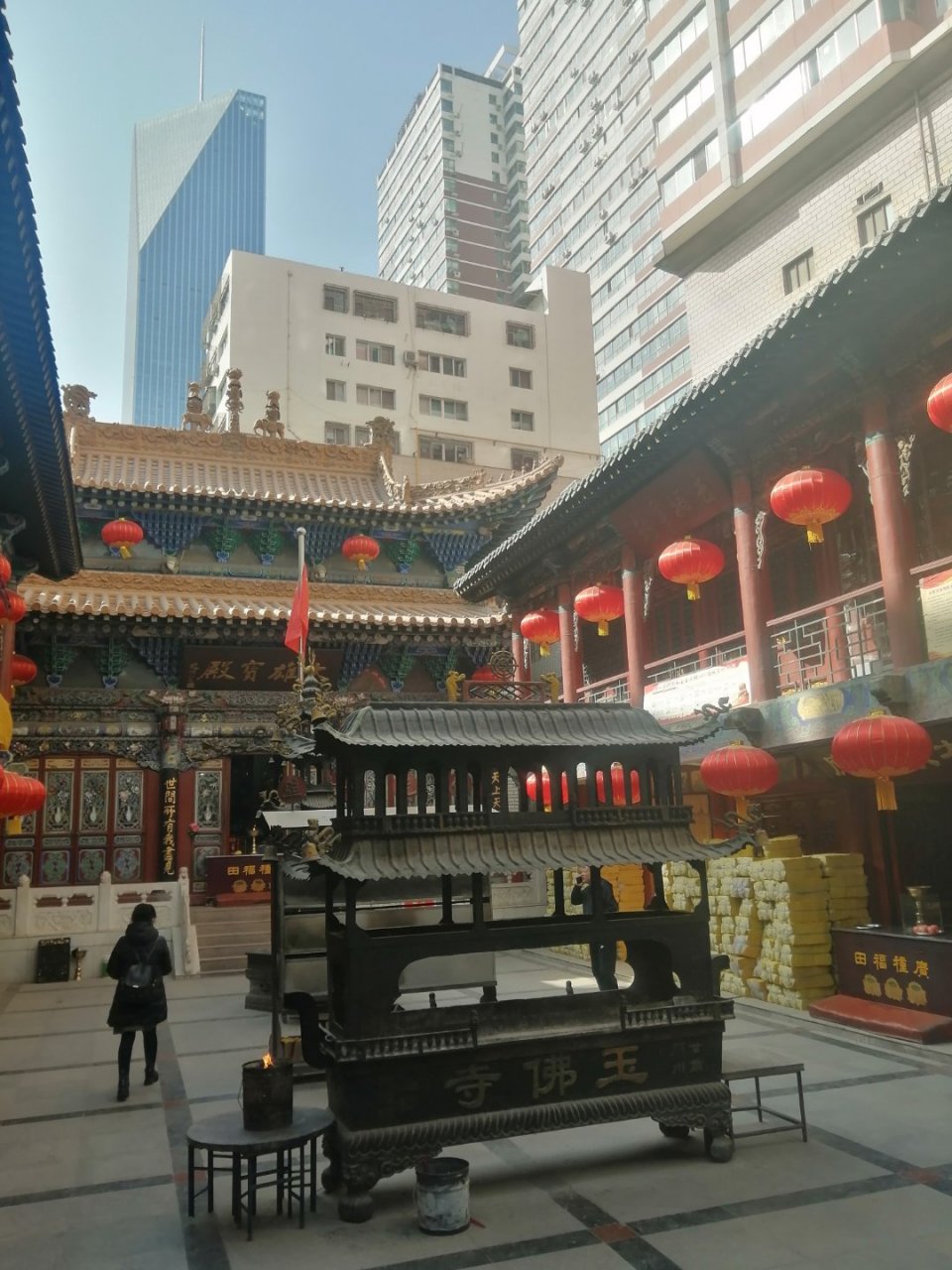 旅游攻略 甘肃兰州玉佛寺 玉佛寺,是甘肃省著名的汉传佛教寺院,被列