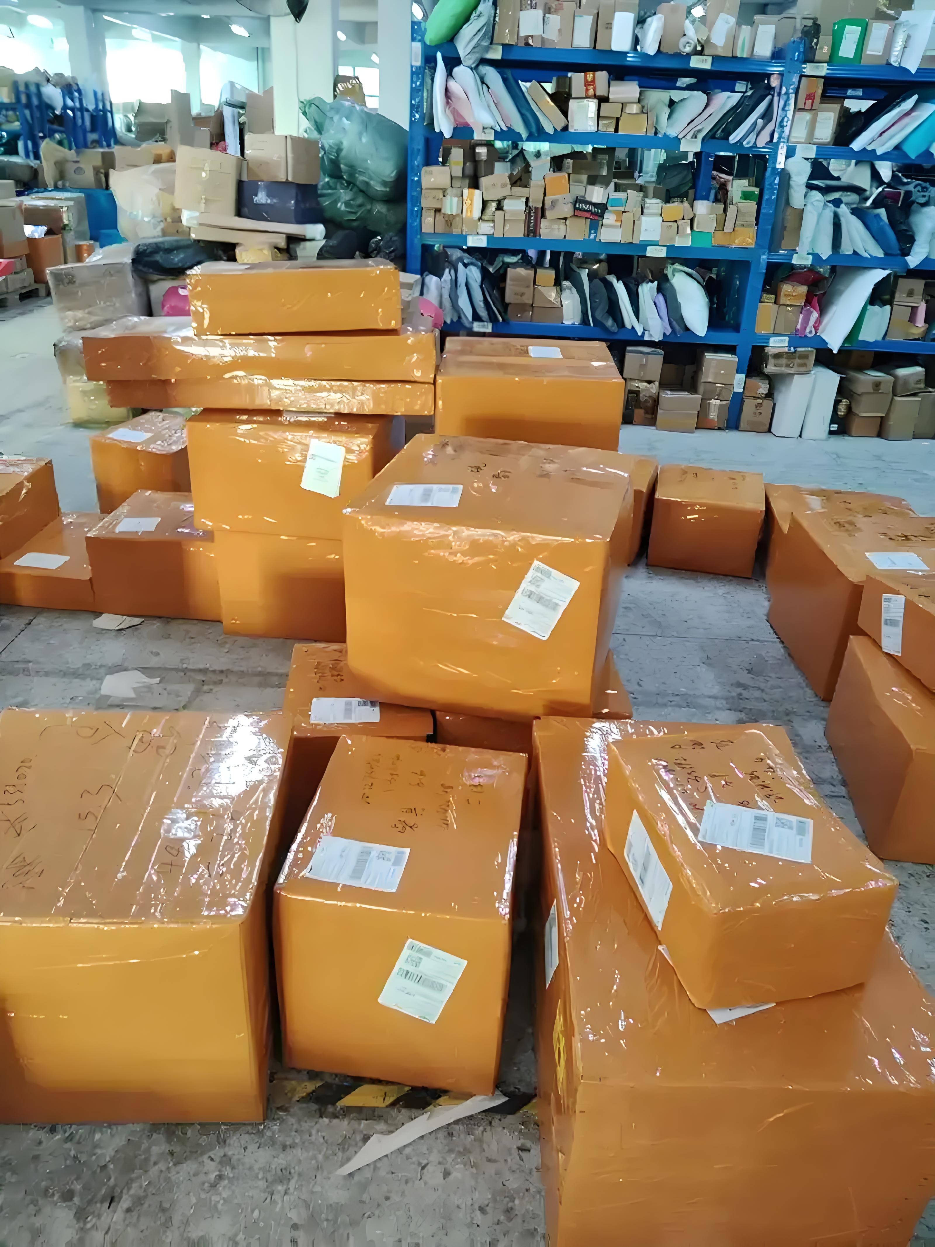 推荐选择如dhlupsfedex等国际知名的快递公司它们拥有完善的物流
