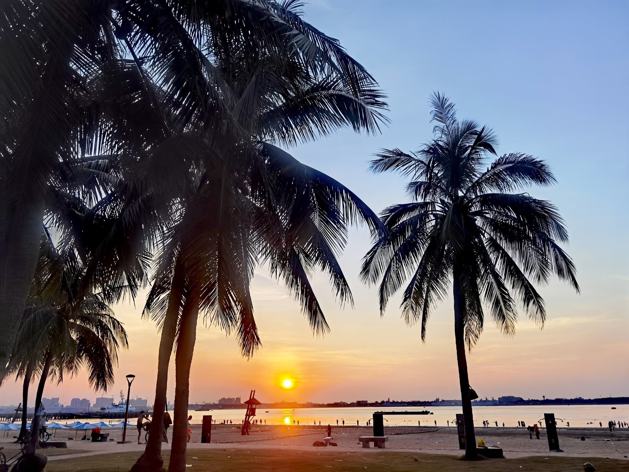 湛江渔港公园的日出