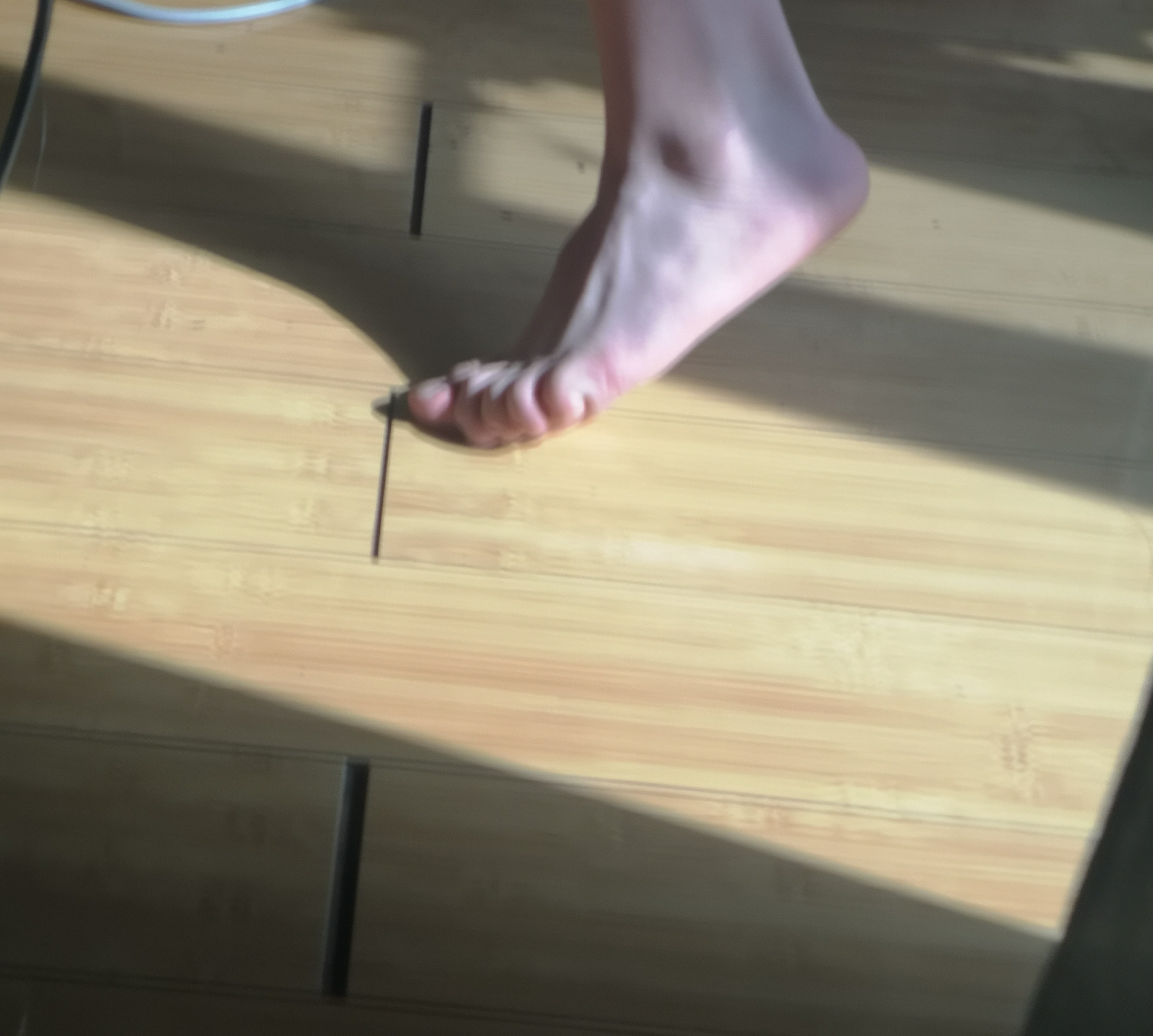 本人脚奴,好喜欢脚,找个女初或女高的主人,求调,可照片,私我