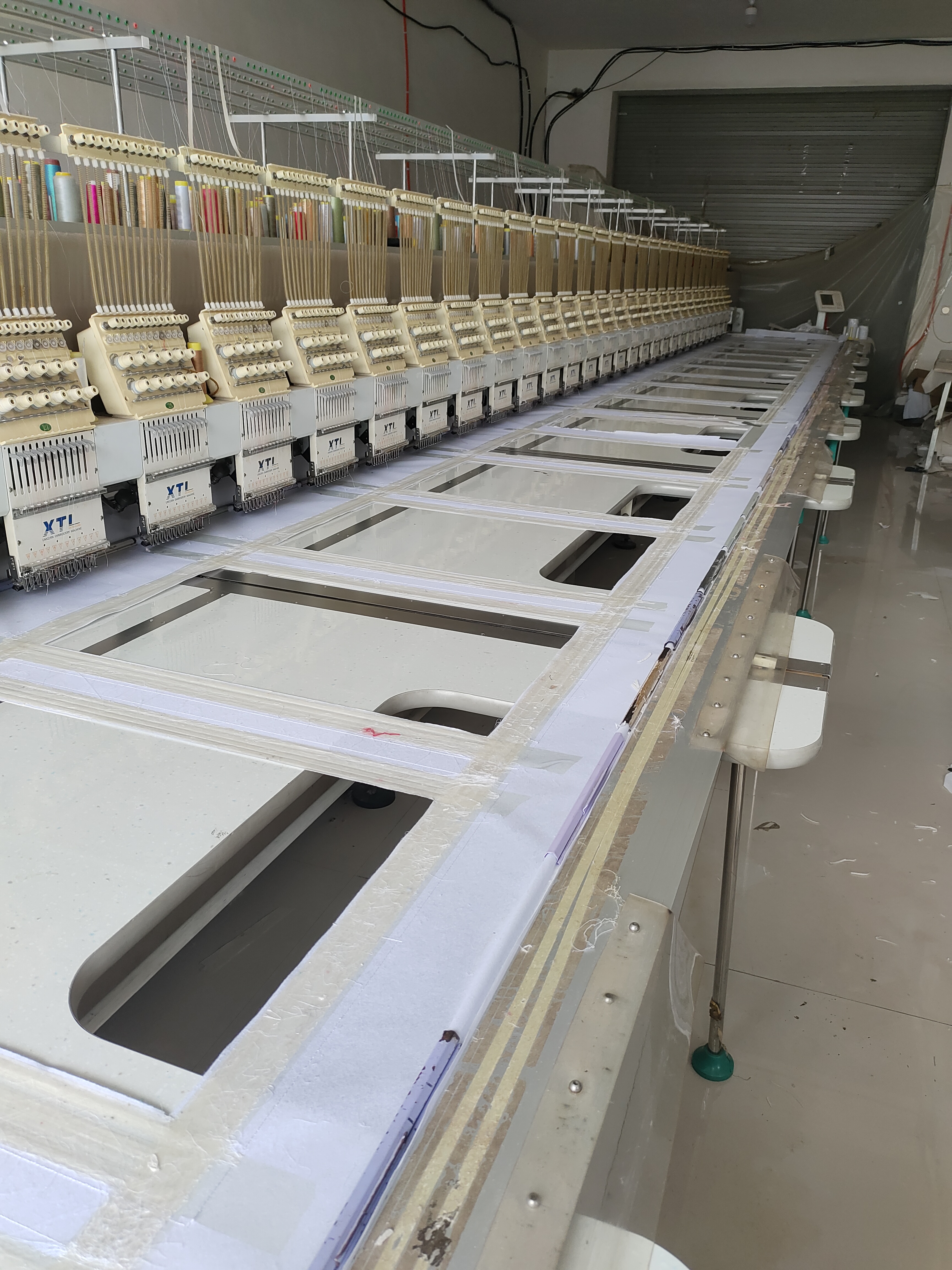 出售两台高速电脑绣花机,31头330头距大豪528电控,现忍痛出售价格很低