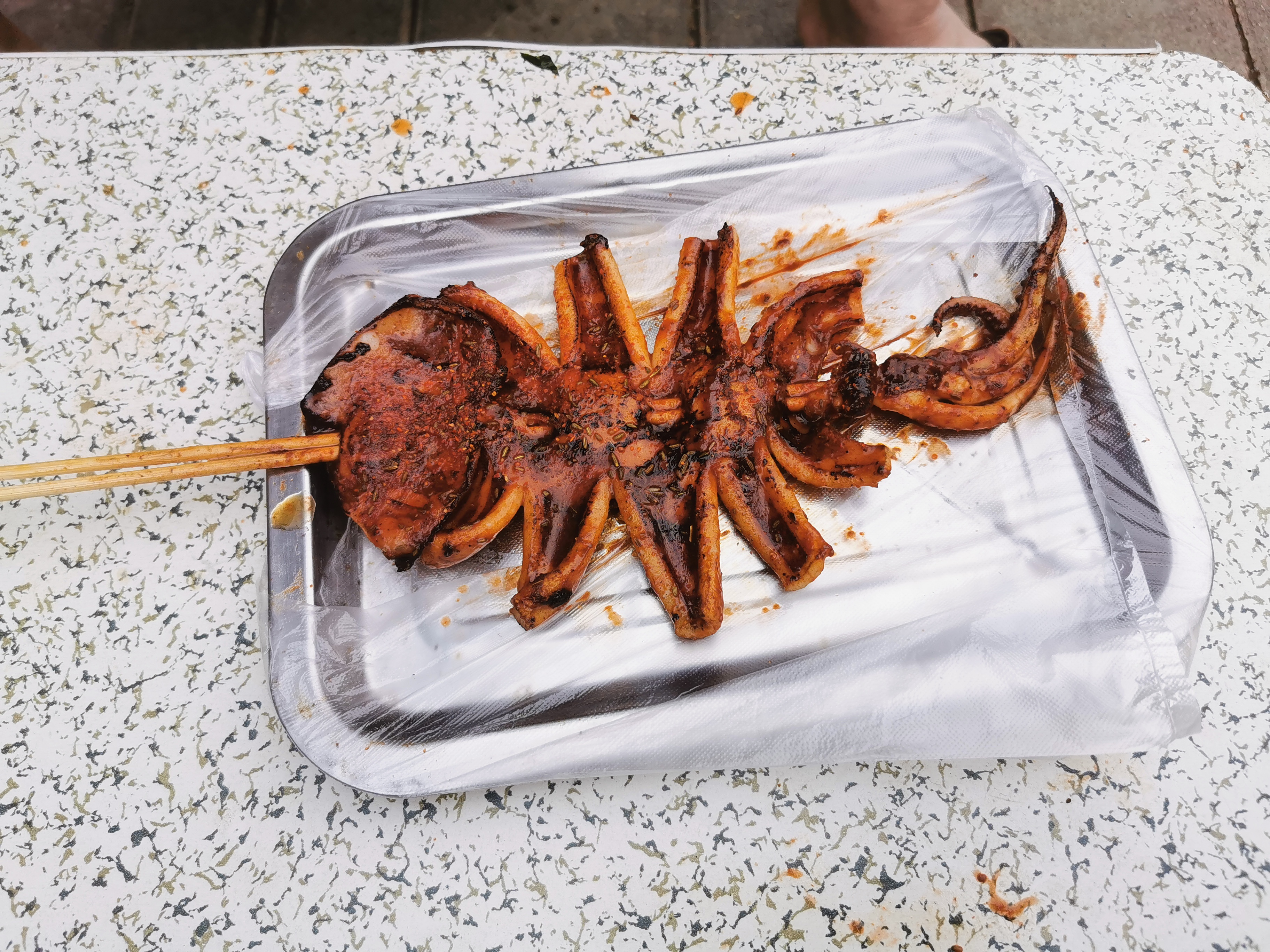 梅姐穷游中国行第43天,晚上锦州古塔夜市  锦州有两个挨着的夜市,古塔