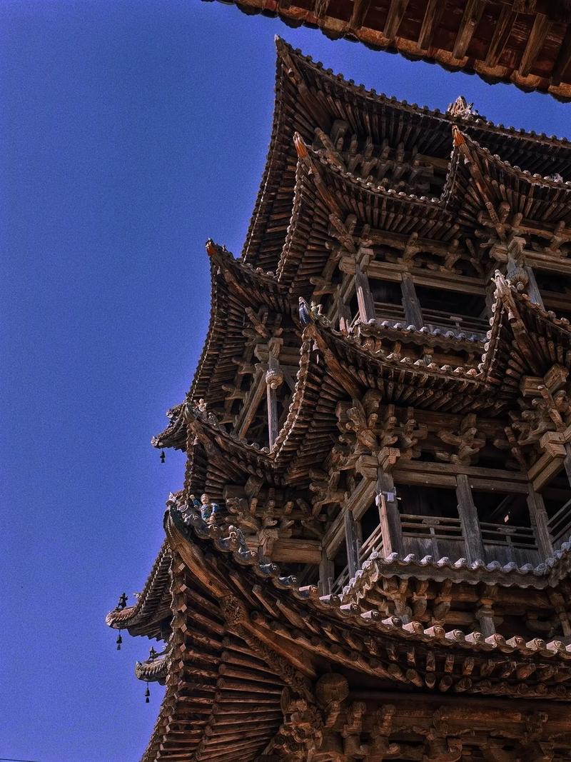 运城飞云楼是位于山西省运城市万荣县城区的一座著名古建筑,属于东岳