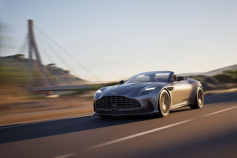 阿斯顿·马丁发布敞篷轿跑——db12 volante.