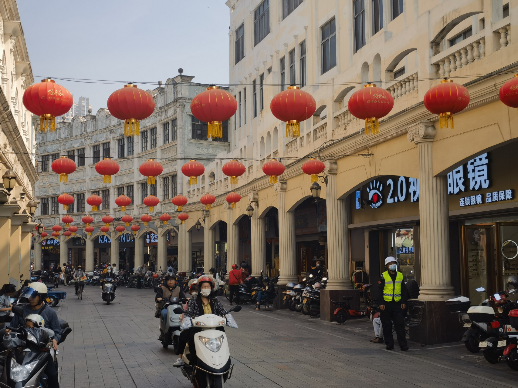 广东佛山202302 顺德大良华盖路步行街建于民国,全长635米.