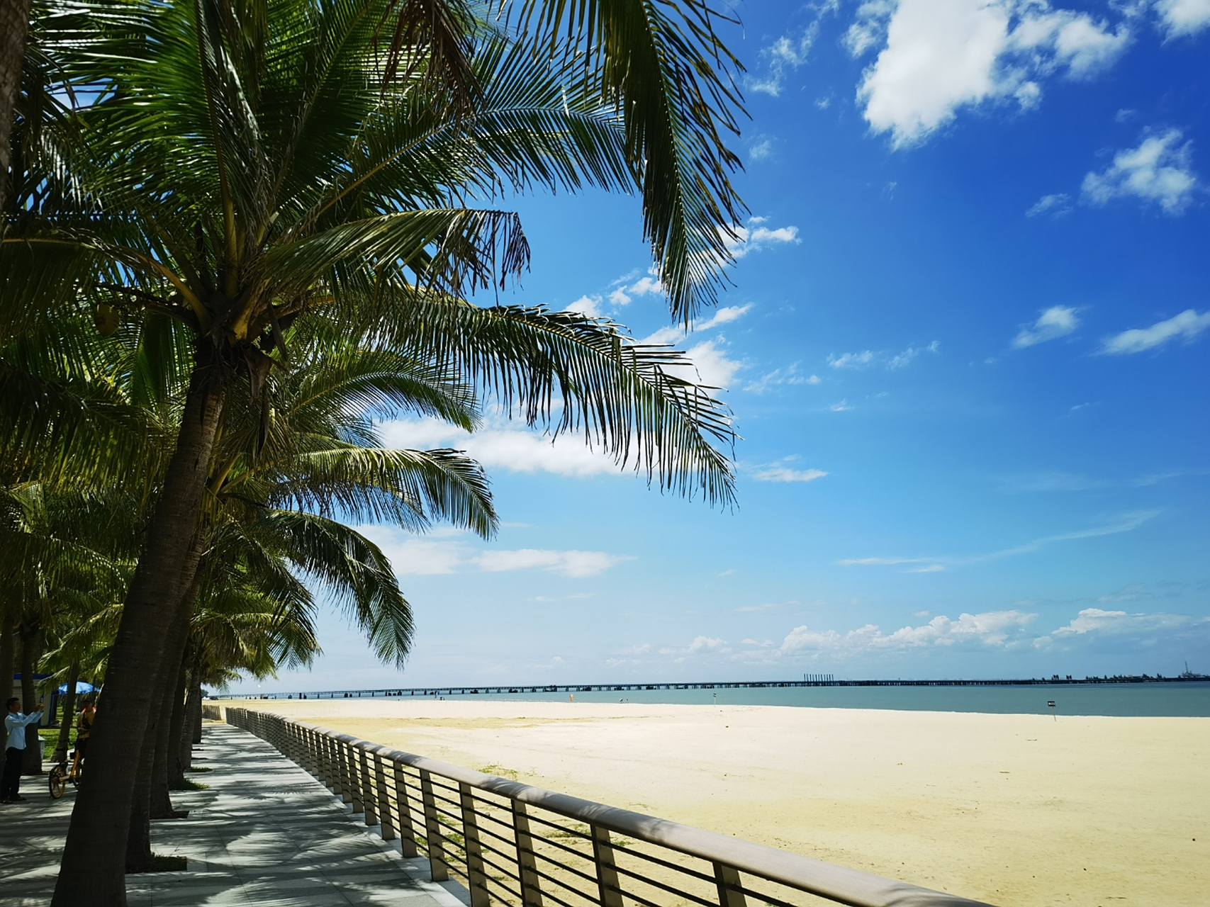 海南海口西海岸假日沙滩