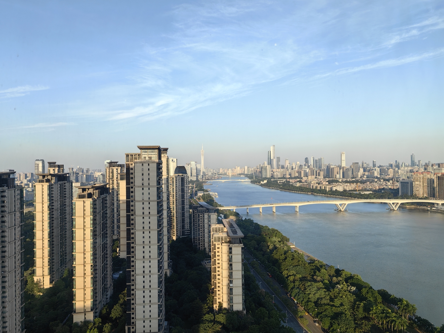 202410广东广州 江景房景色