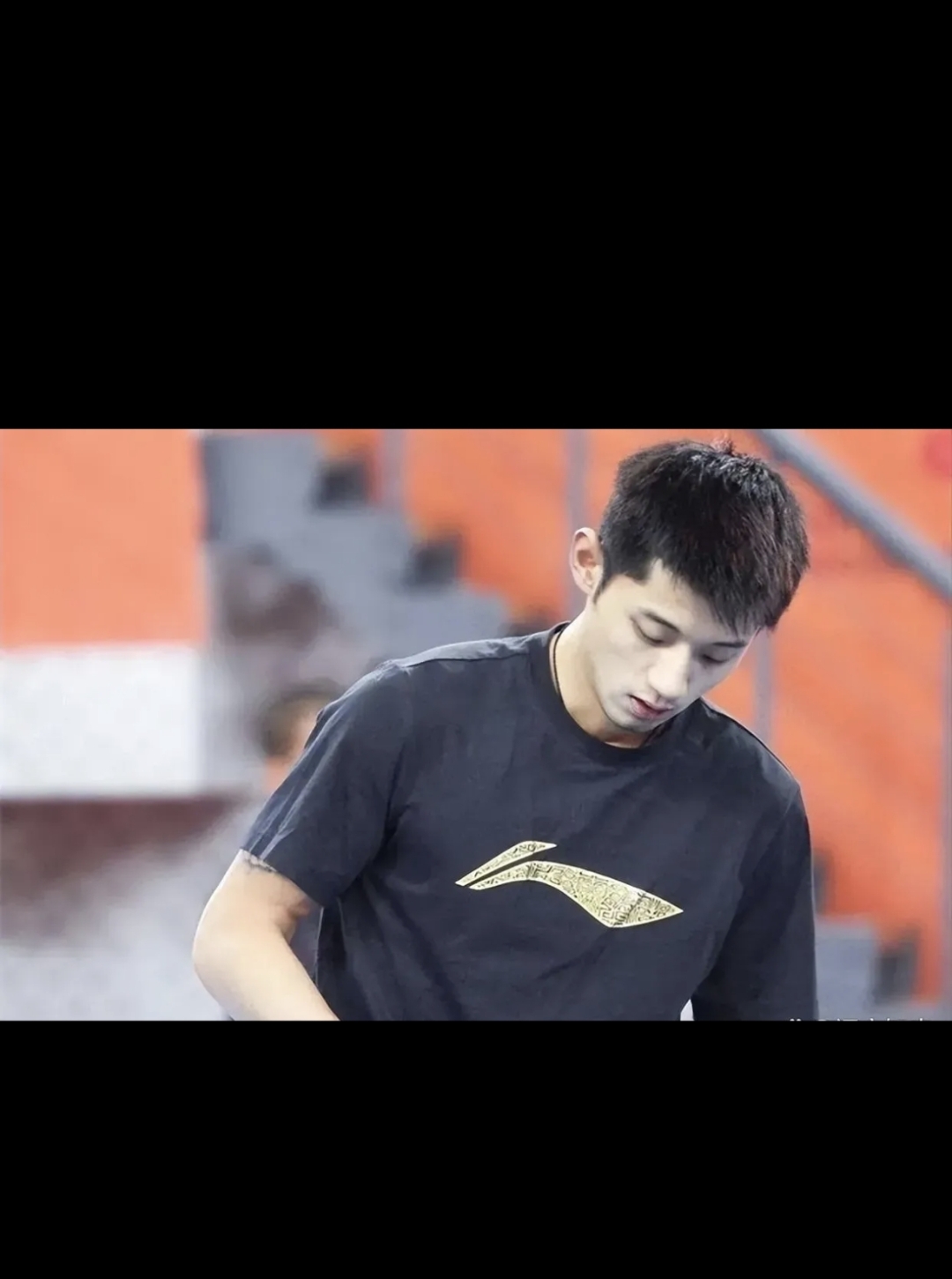 乒乓球名将张继科近日在社交媒体上发布了一则重要声明,引起了广泛