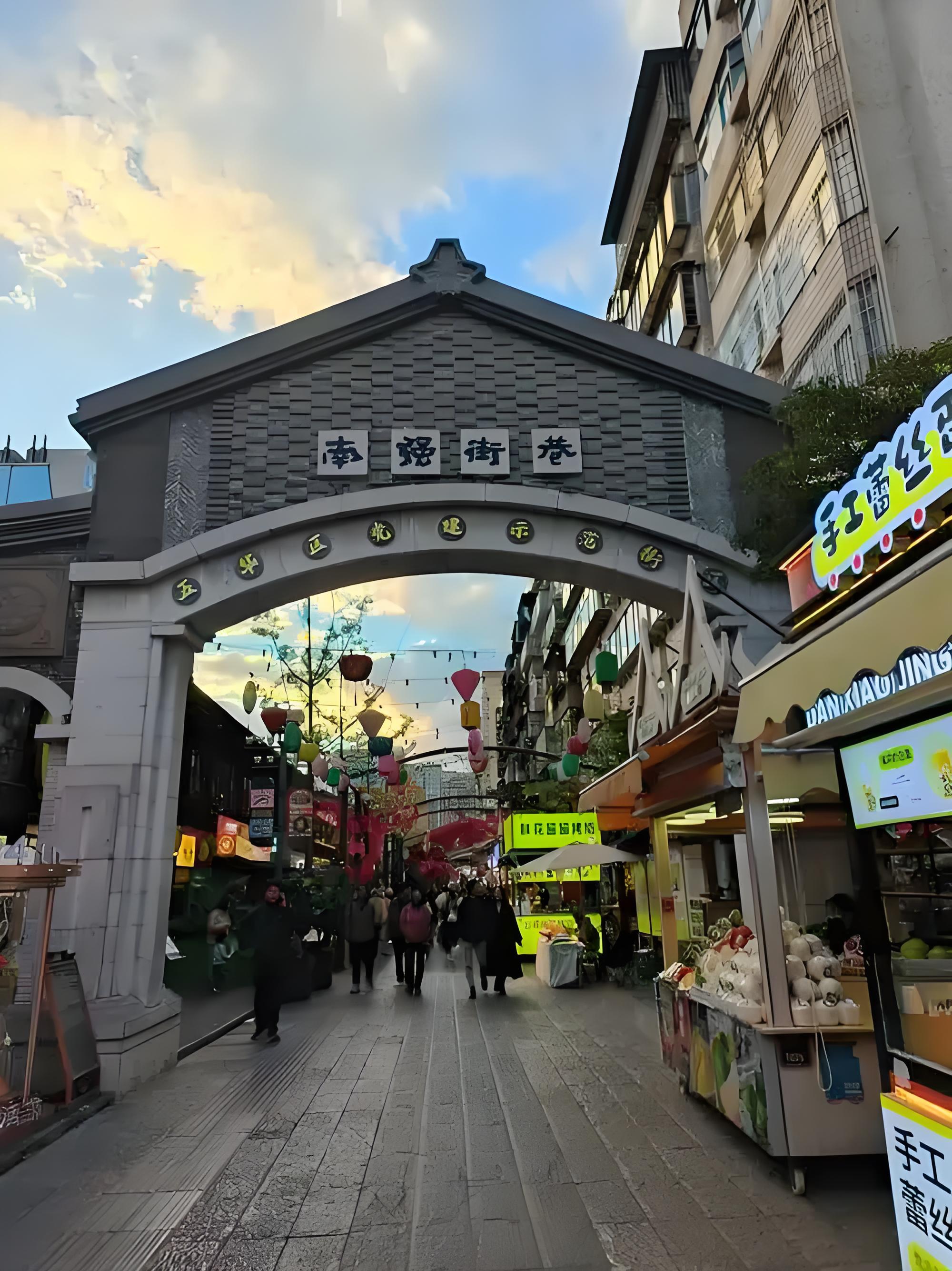 昆明盛夏札记:山水浸润的千年芳华