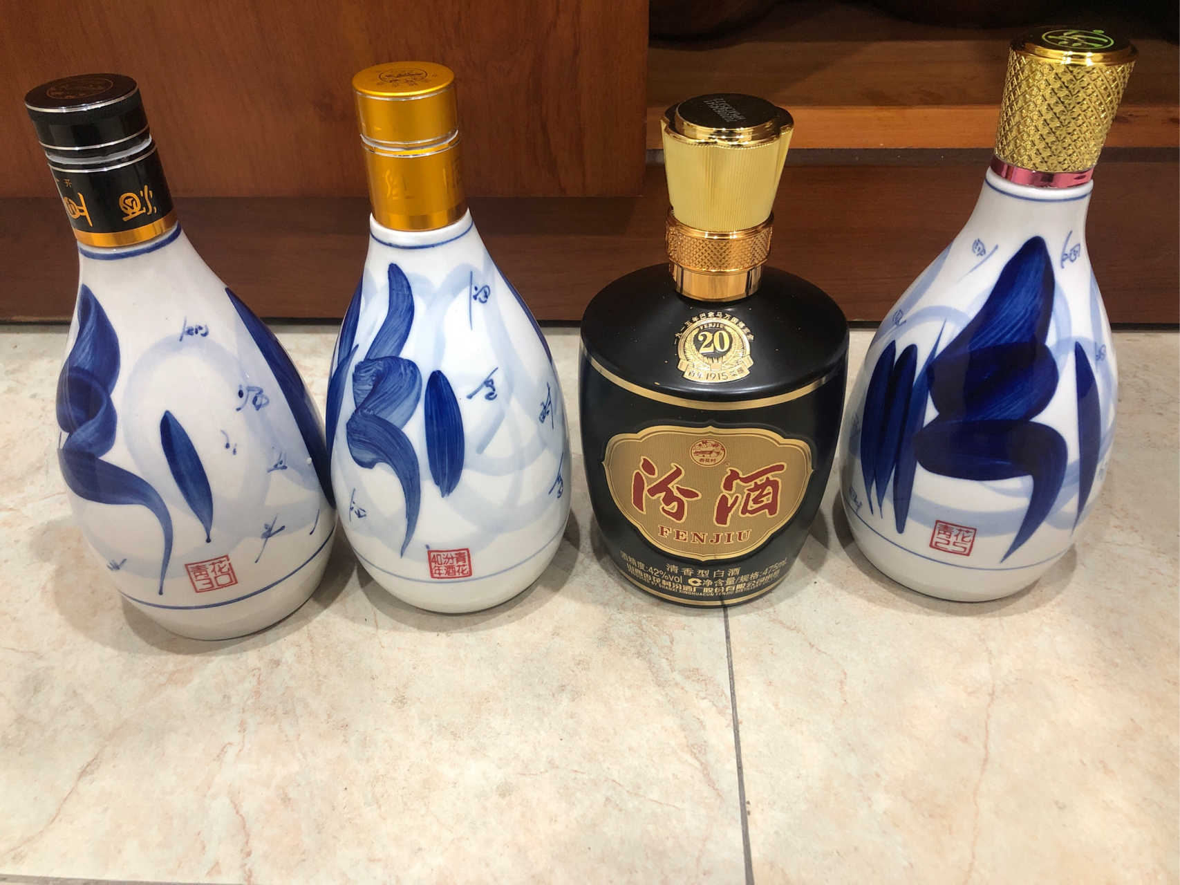 汾酒20年,25年 盒子空瓶整箱整箱有没有人收藏?