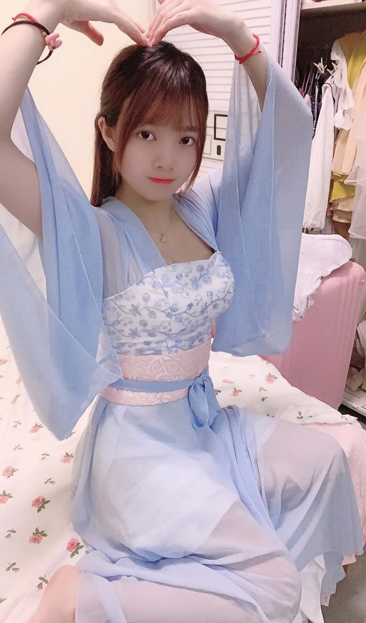 变美心机潮物# 做个夏日会穿搭的心机girl,那多多购入一些新款式的