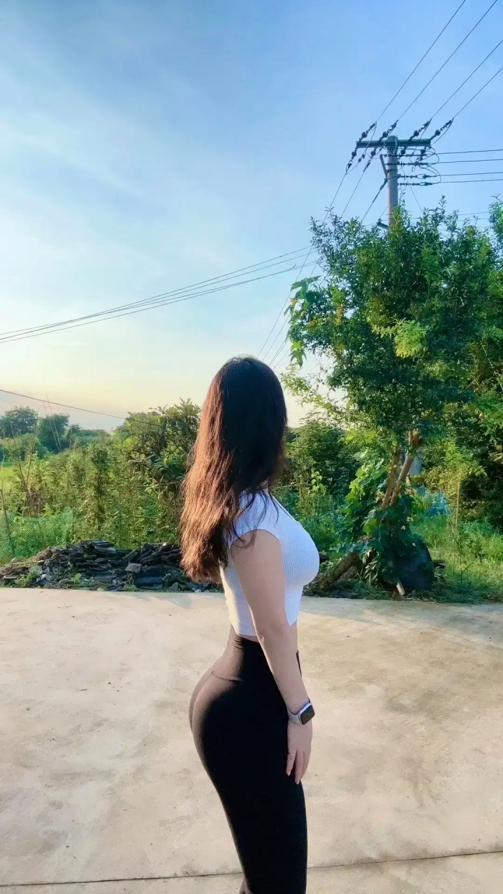 微胖加翘臀,yyds#翘臀# #微胖才是极品# #遇见好身材# #生活# #美女