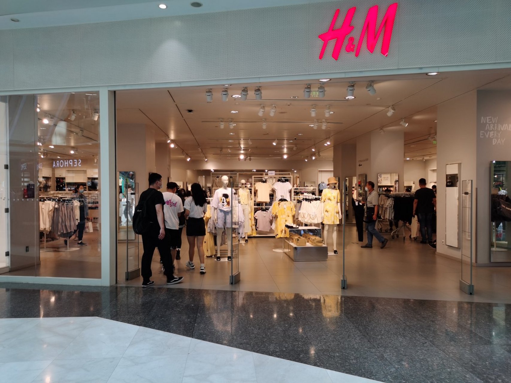 北京昌平悦荟万科h&m 估计有些人是属鱼的吧?h&m很不错