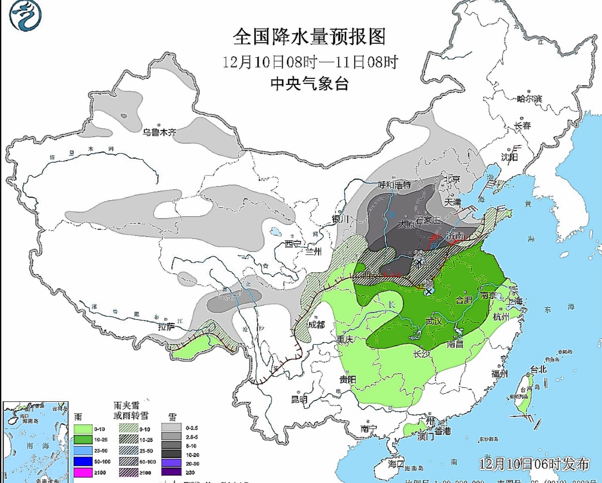 看那未来七天的降水预报,黄色和橙色如同波澜翻滚的巨浪,将雨水洒落在