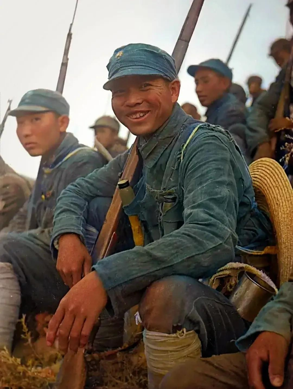 抗日战争时期,真实的八路军战士留影,照片中这位战士