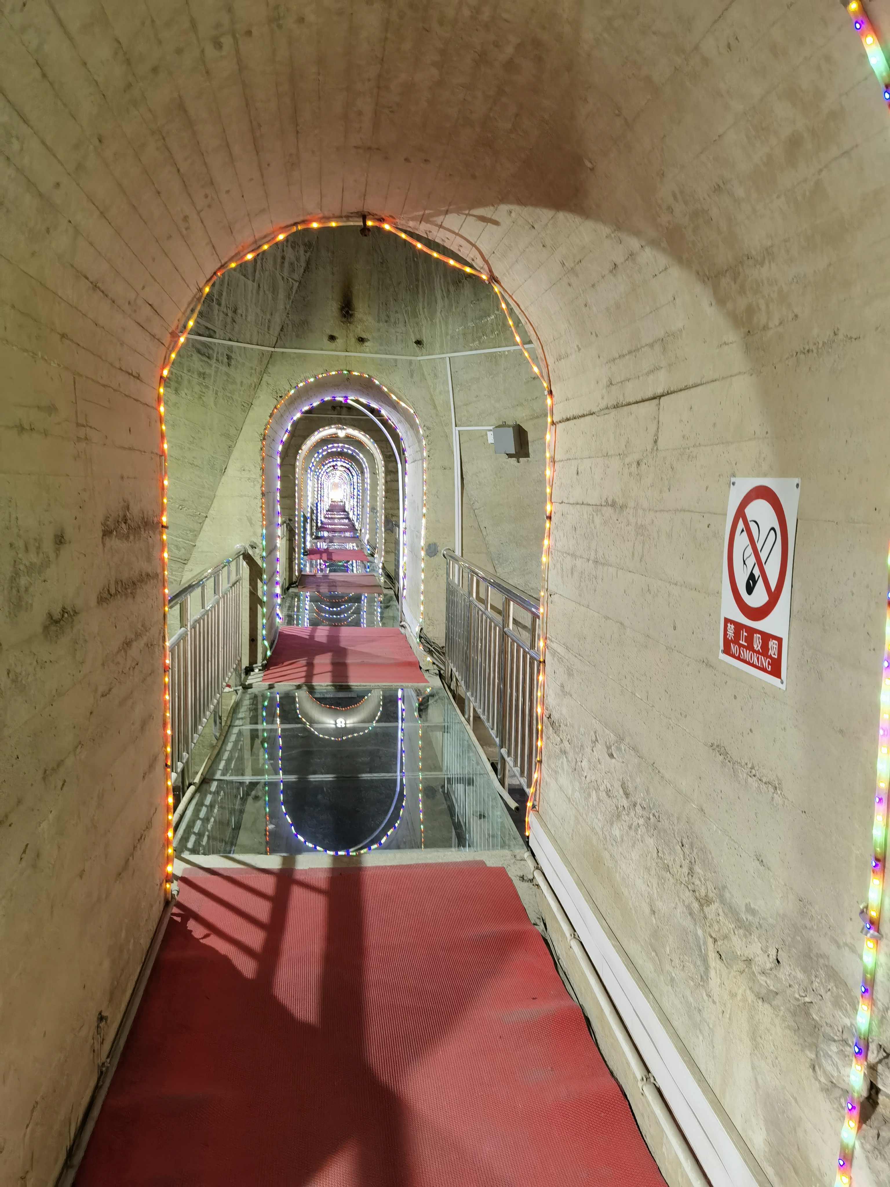 三门峡大坝～上世纪的辉煌  三门峡大坝(门票35元/人,≥60岁免)